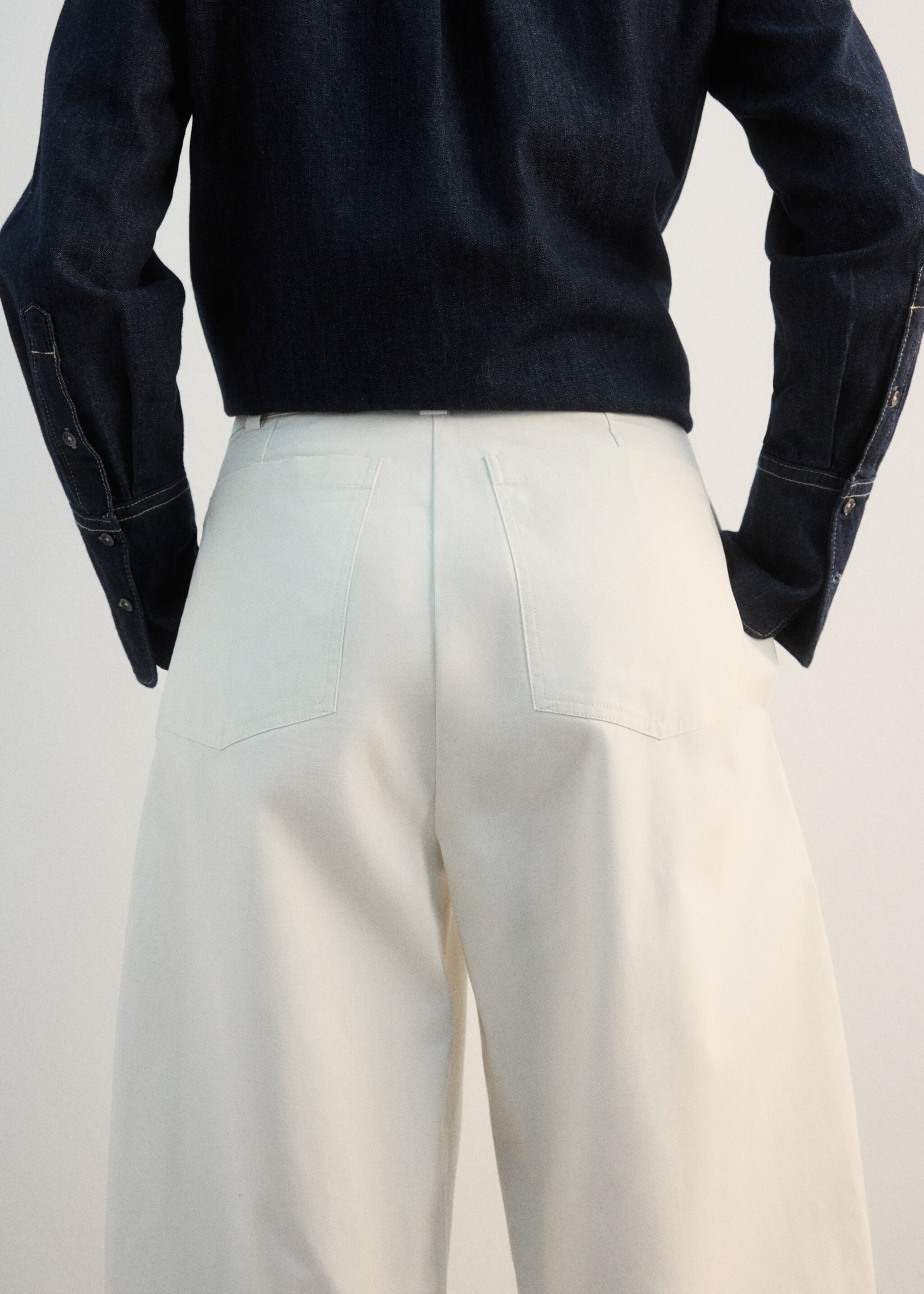 بنطلون قطني بقصة مستقيمة - تفاصيل المنتج 6, بيج فاتح. Ref: 27042542-00.