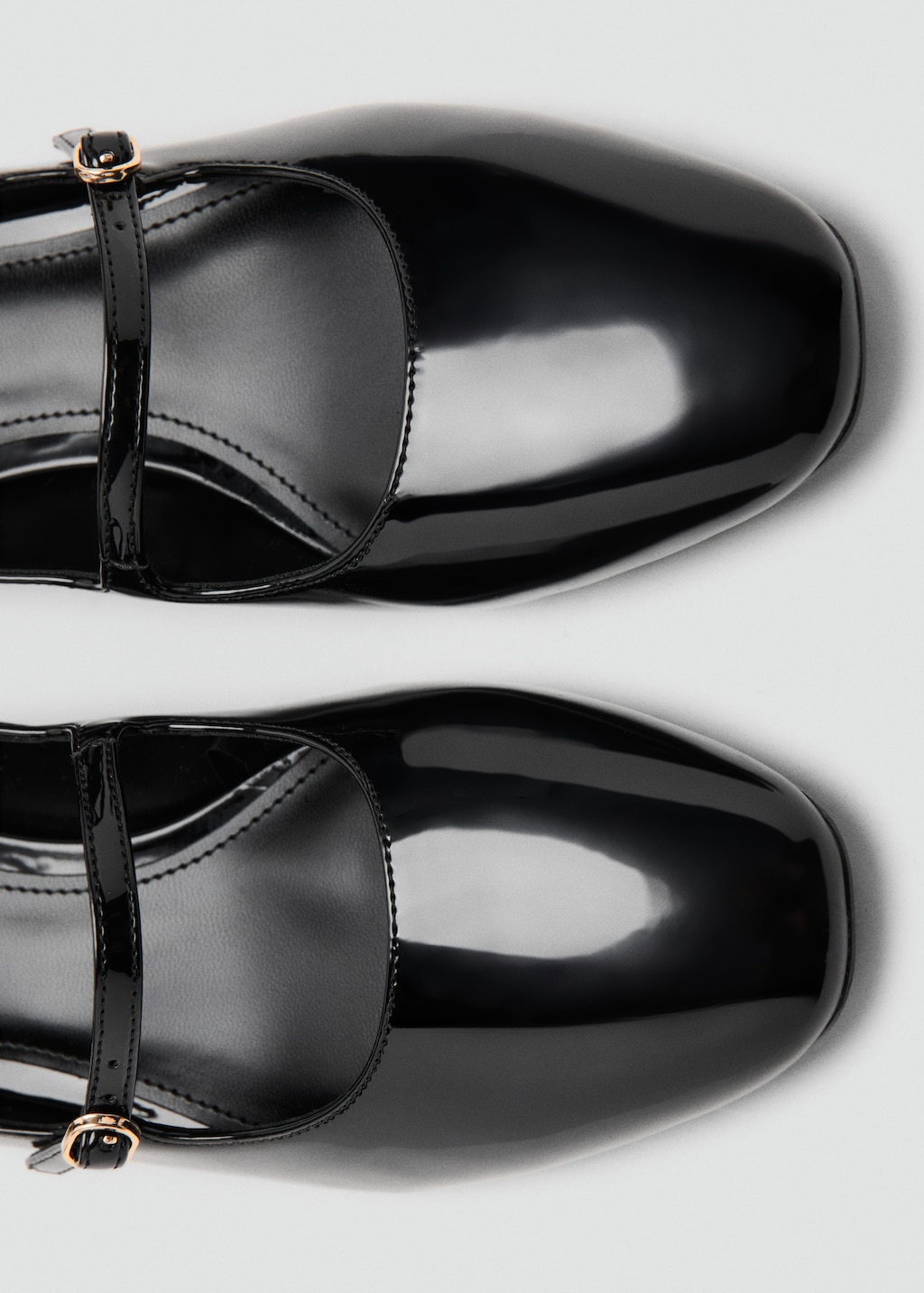 Mango Patent leather shoes with buckle