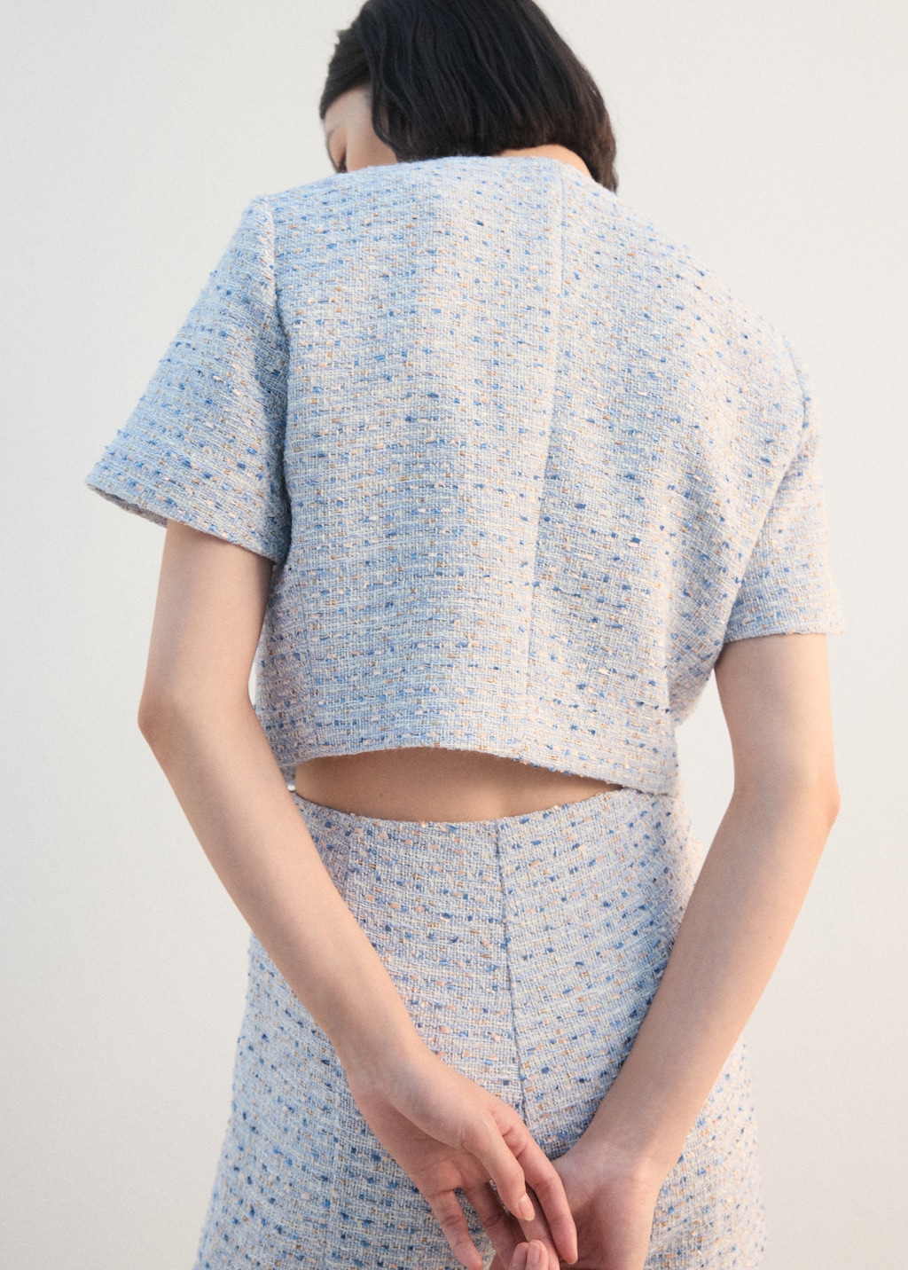 Short-sleeve tweed crop top - image 3