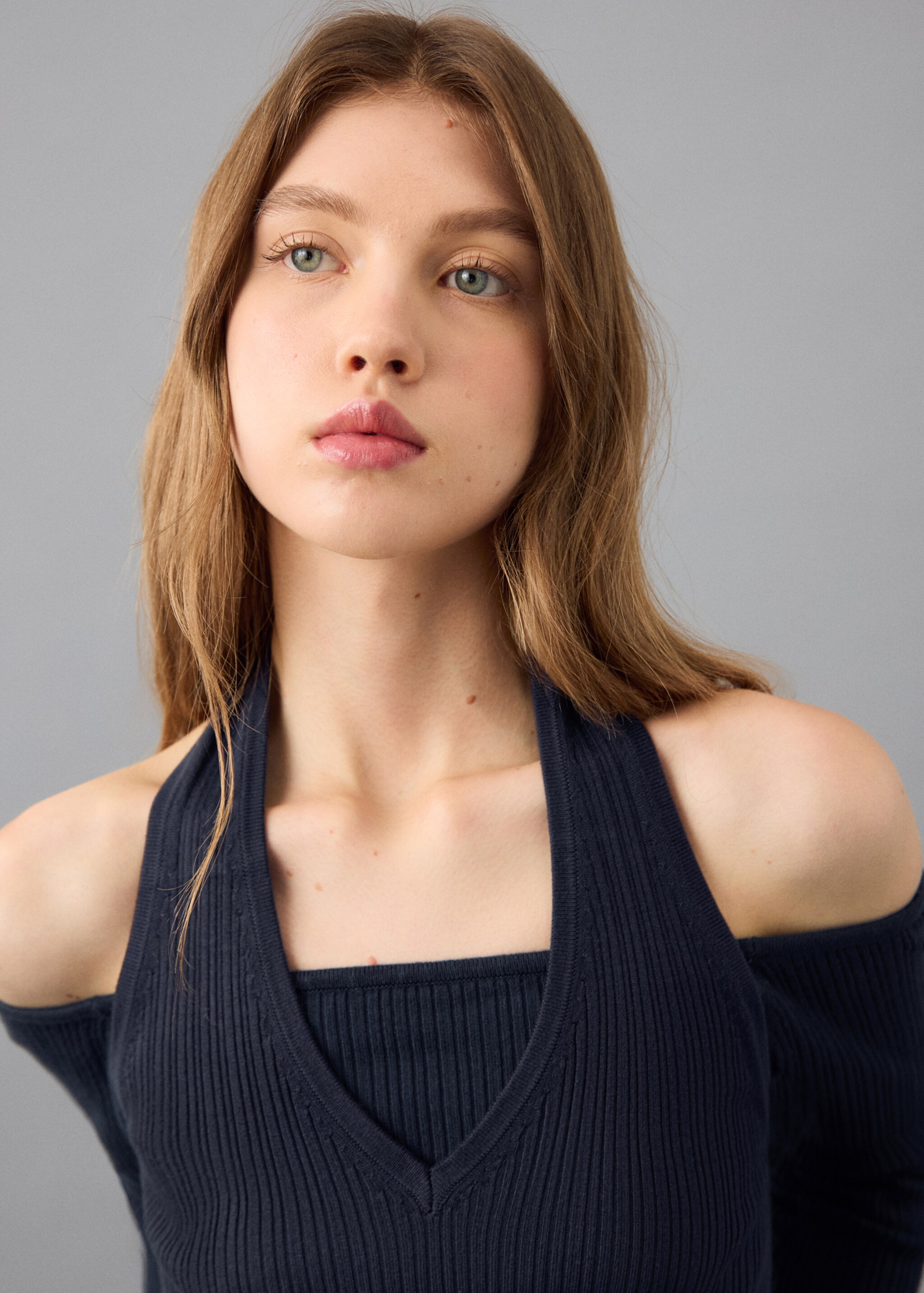 Long-sleeved halter-neck top - Details of the article 1, Navy. Ref: 27042553-00.