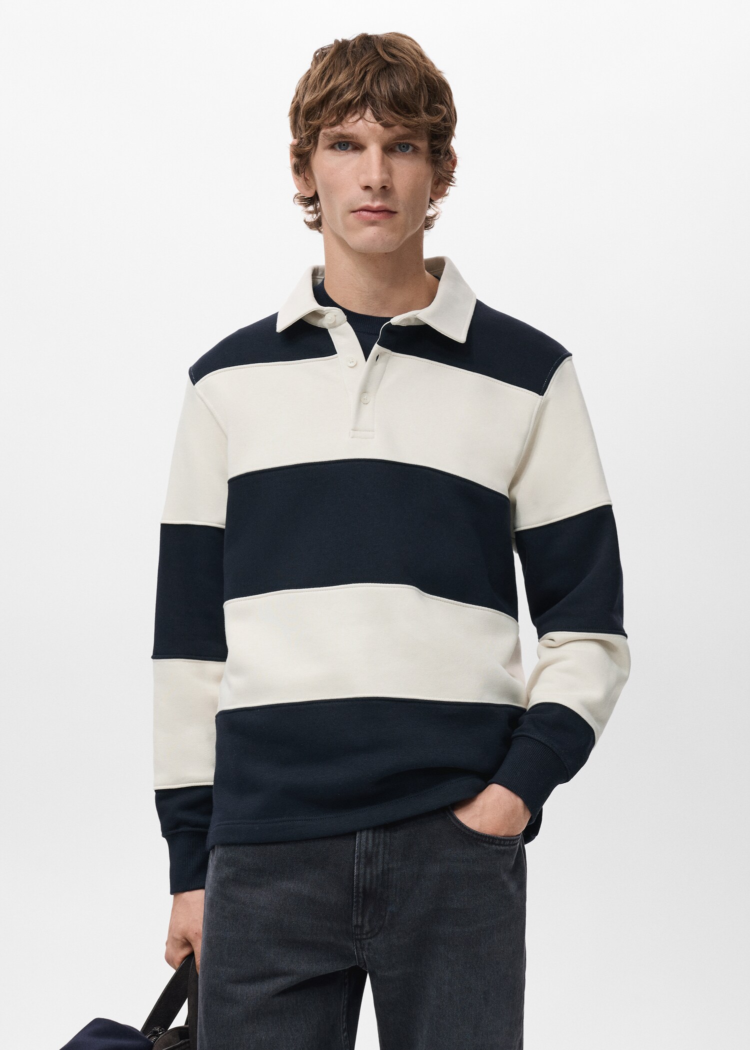 Sweatshirt de estilo polo às riscas - Plano médio