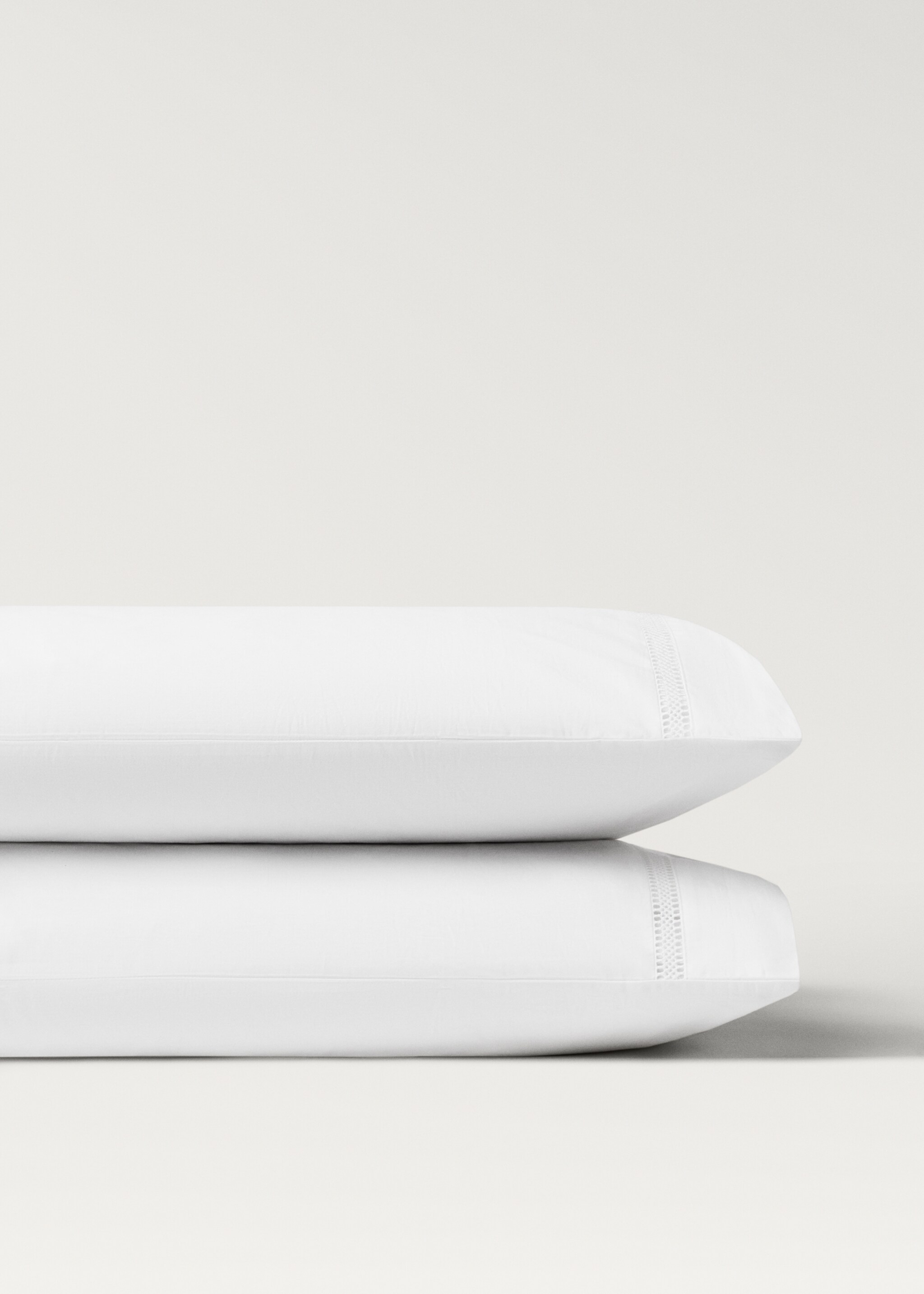 Two cotton percale pillowcases with lace insert 50x75 cm - Details of the article 1, White. Ref: 27042894-00.