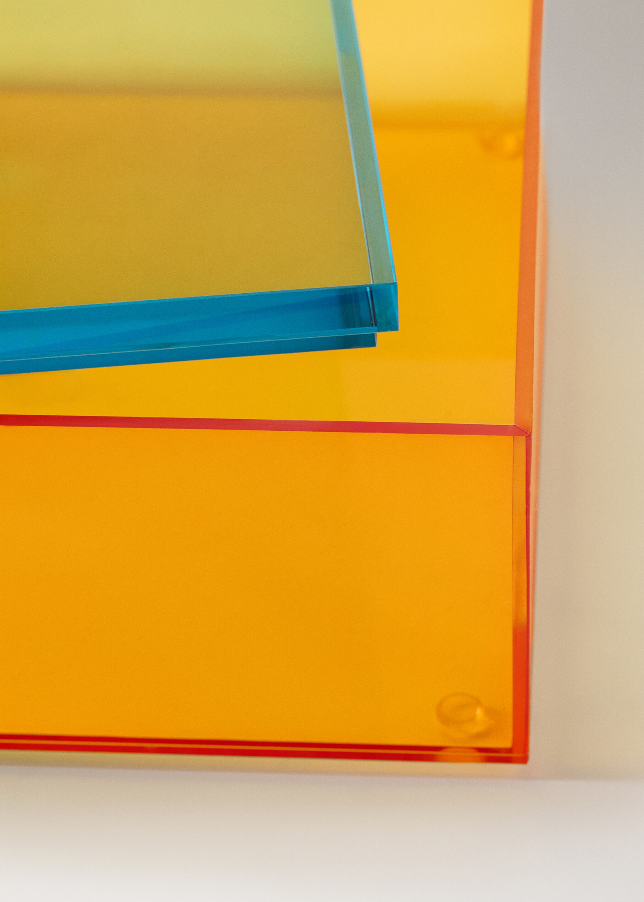 Large two-tone acrylic box - Details of the article 1, Fuchsia. Ref: 27042897-00.