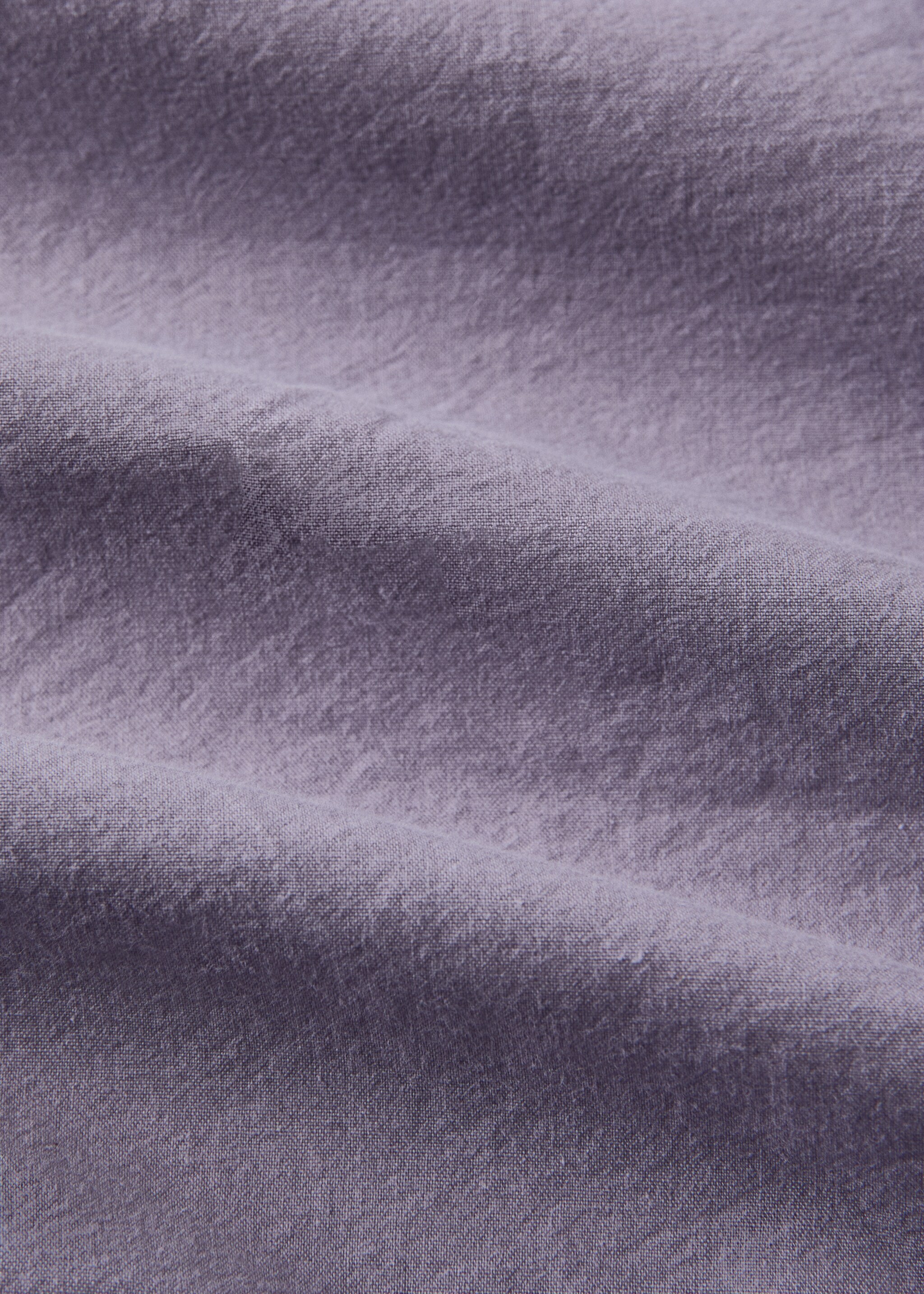 Cotton garment-dyed fitted sheet Bed 135/140 cm - Details of the article 2, Light/Pastel Purple. Ref: 27042915-00.