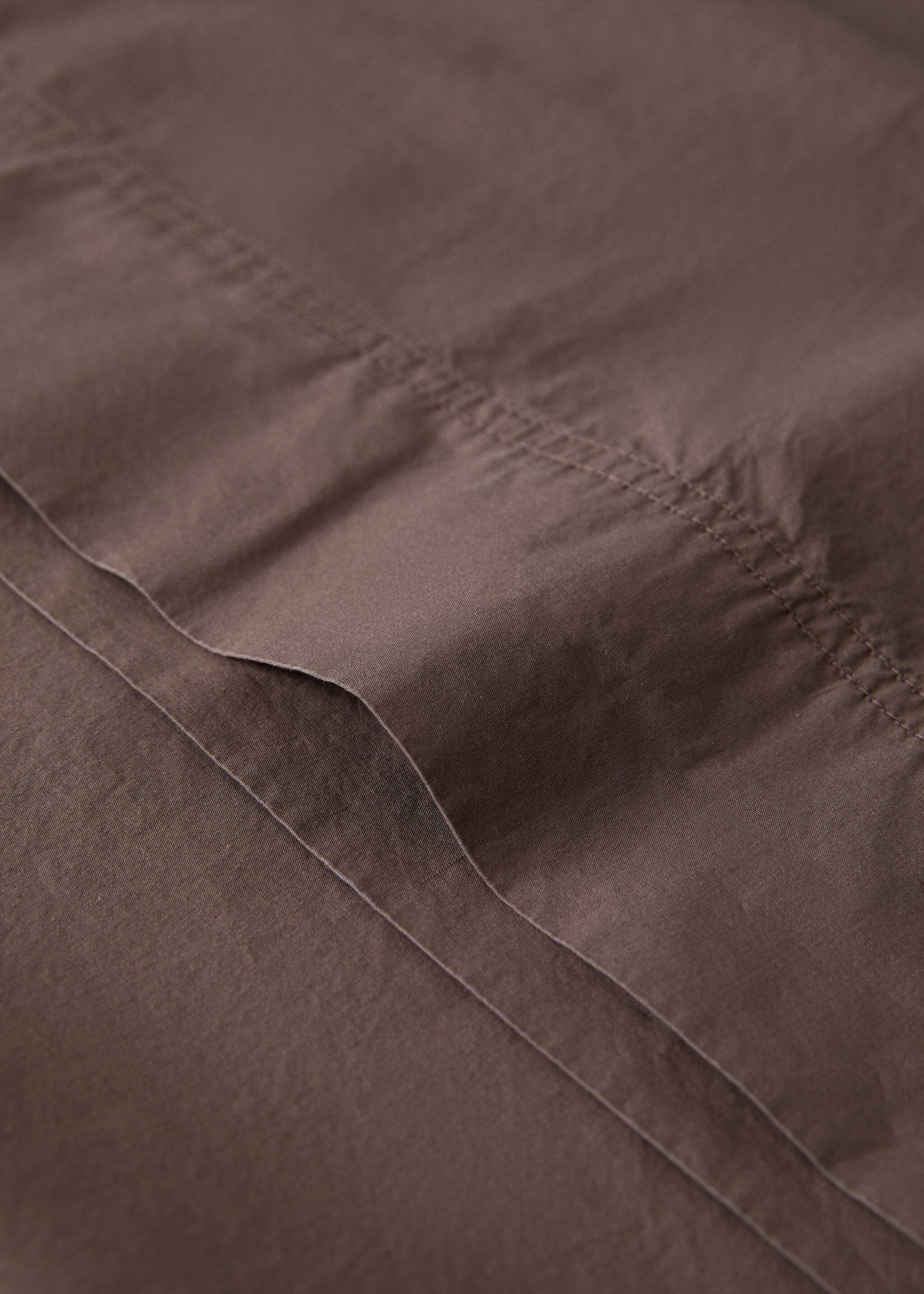 Zwei Kopfkissenbezüge aus Baumwolle mit doppeltem Steppstich, 300er Fadendichte, 45 x 110 cm - Detail des Artikels 1, Tobacco-Braun. Ref: 27042922-00.