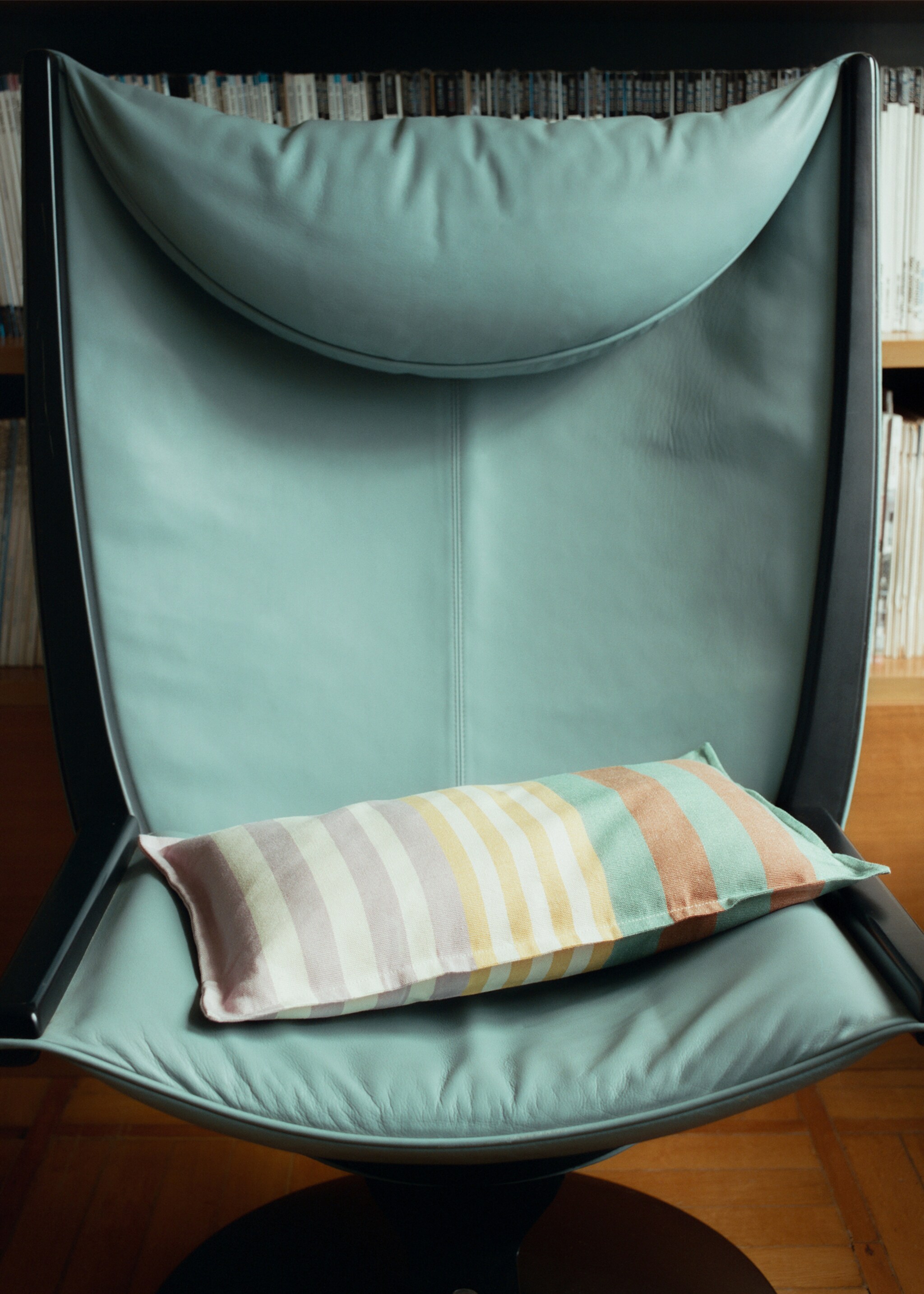 Cotton cushion cover with striped design 30x50 cm - Details of the article 6, Green. Ref: 27042924-00.