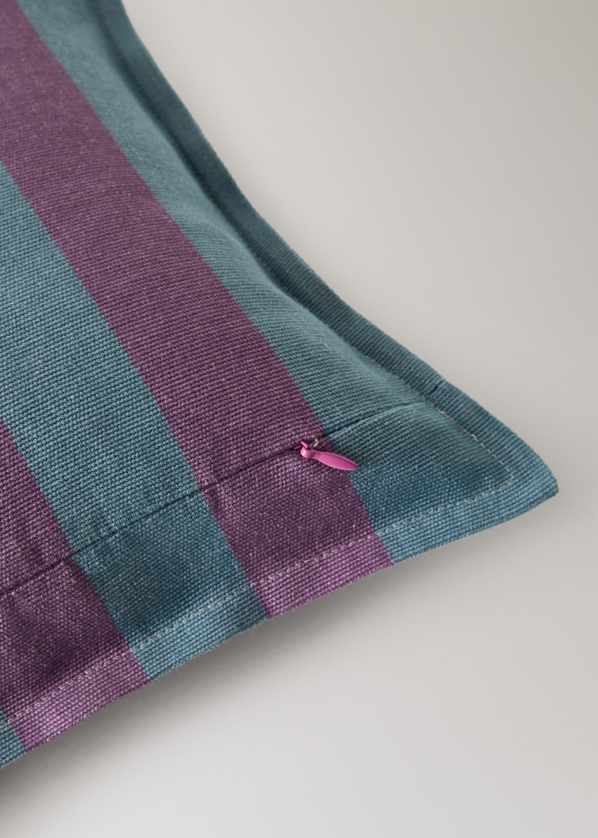 Kissenbezug aus Baumwolle mit Streifenmuster, 30 x 50 cm - Detail des Artikels 2, Pastellrosa. Ref: 27042924-00.