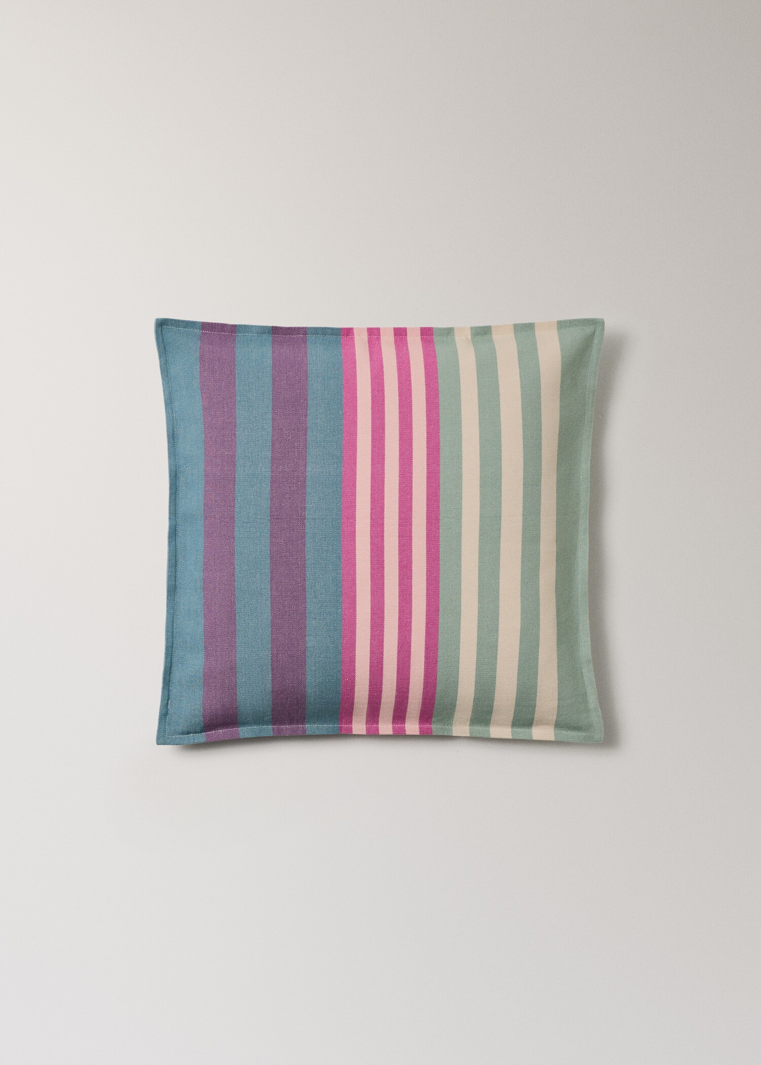 Cotton cushion cover with striped design 50x50 cm - Article without model