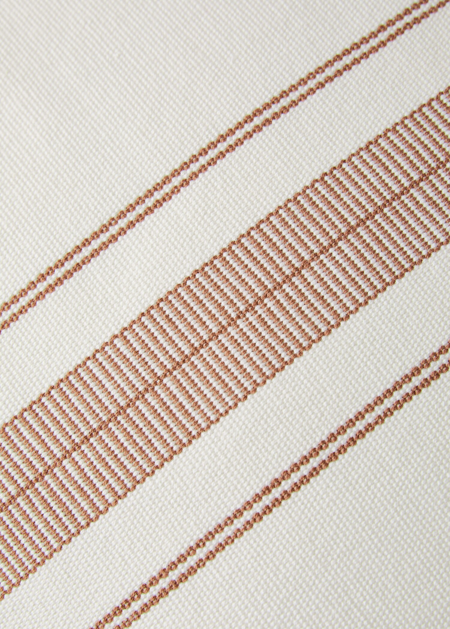 Kissenbezug mit Streifenmuster und Overlock-Verarbeitung, 50 x 50 cm - Detail des Artikels 3