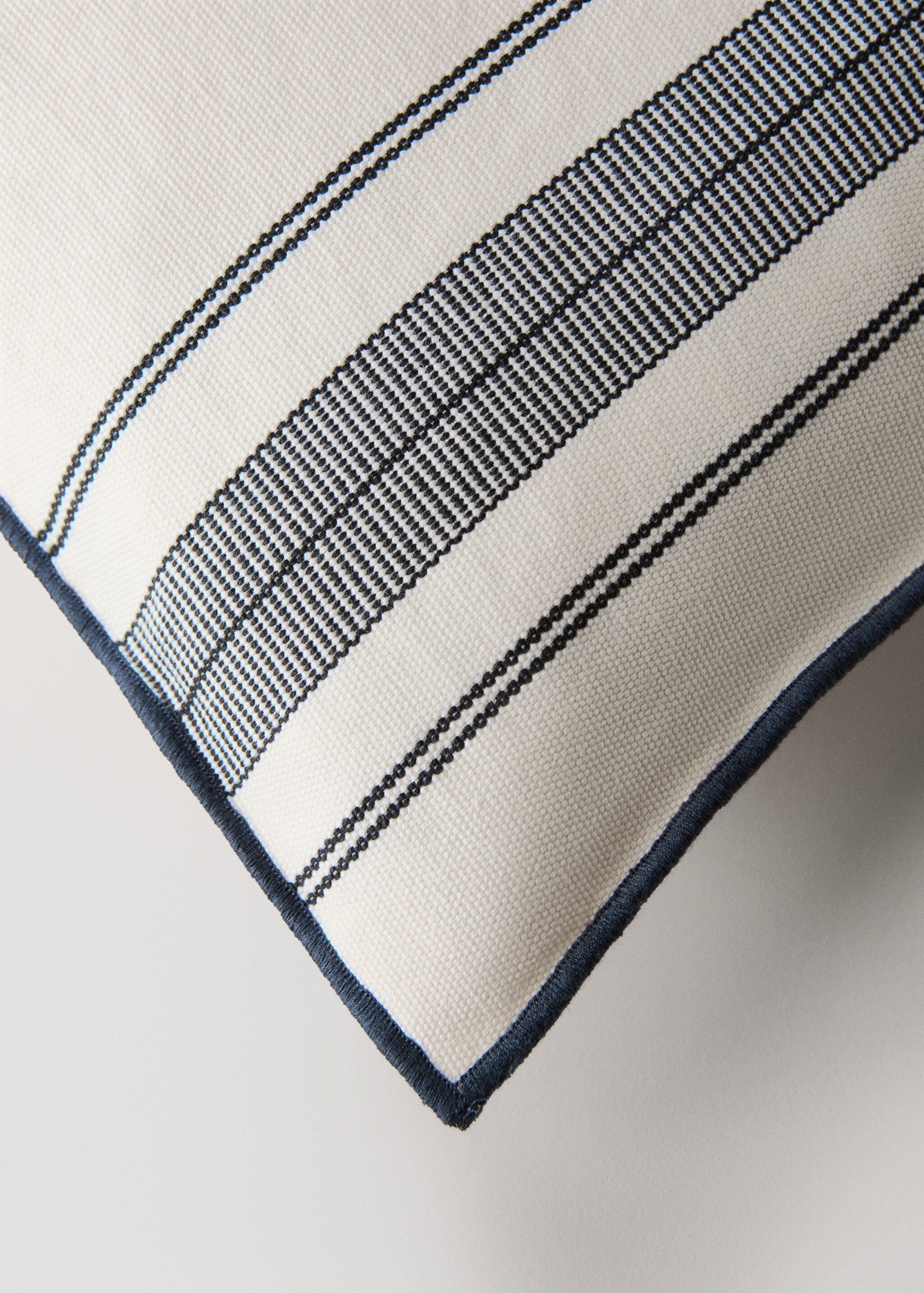 Cushion cover with stripe design and overlock finish 50x50 cm - Details of the article 1, Charcoal. Ref: 27042926-00.