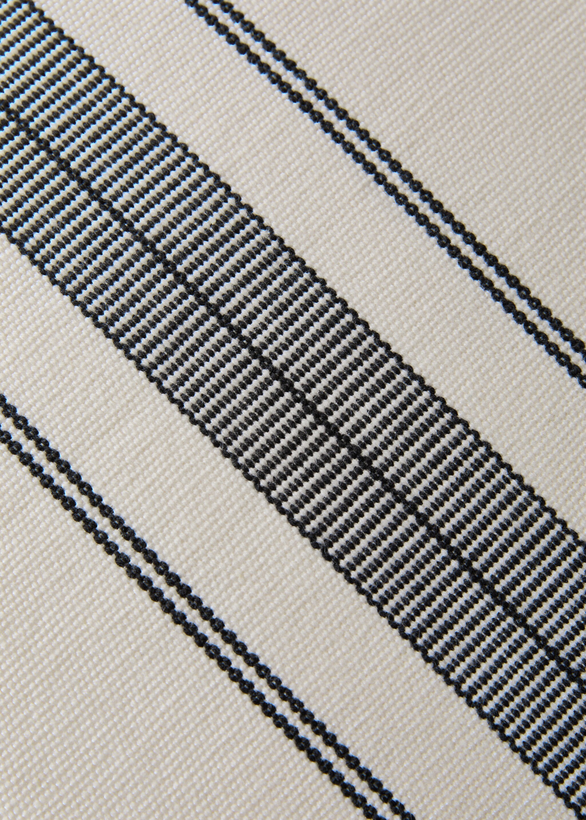 Cushion cover with stripe design and overlock finish 50x50 cm - Details of the article 3, Charcoal. Ref: 27042926-00.