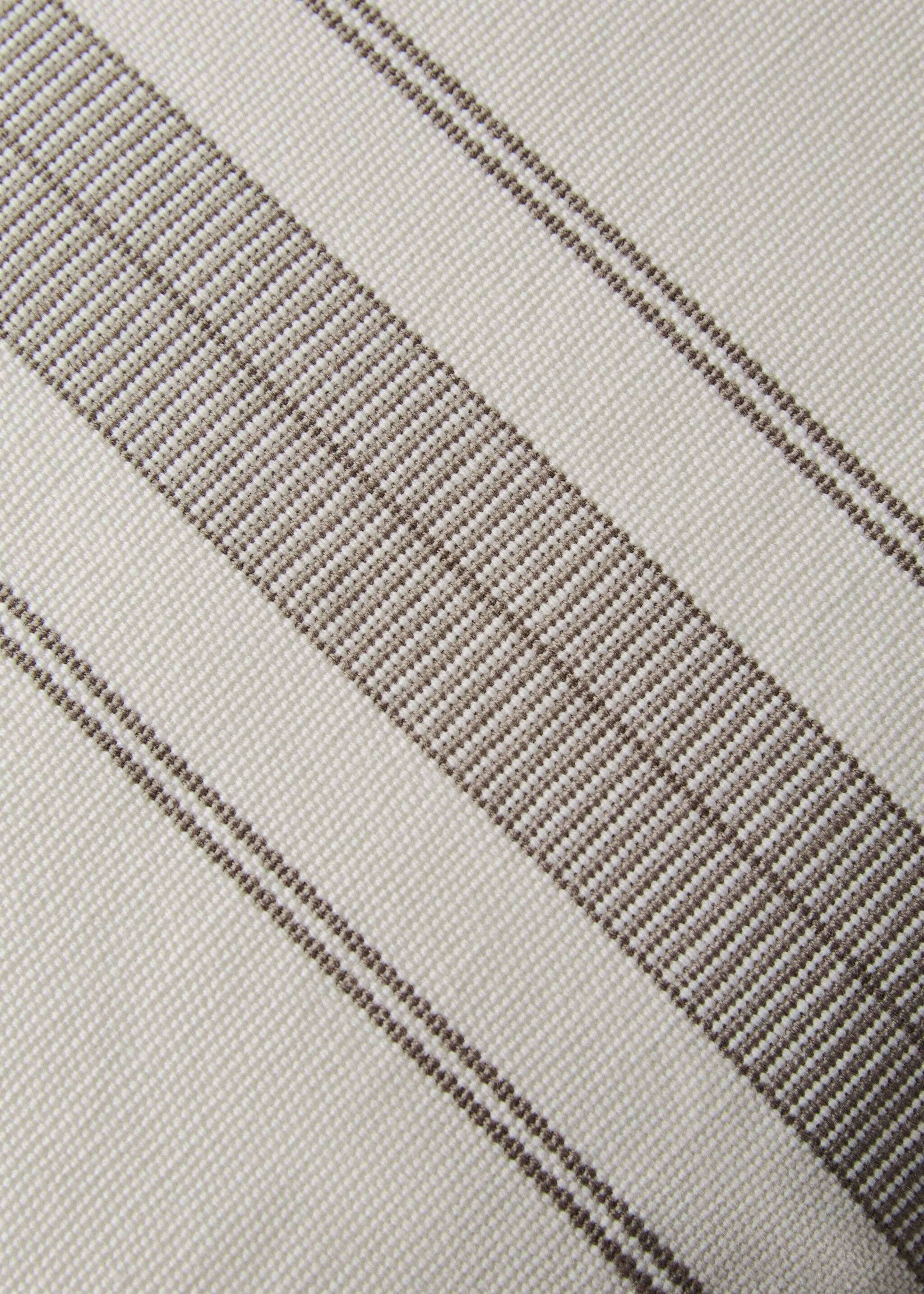 Kissenbezug mit Streifenmuster und Overlock-Verarbeitung, 50 x 50 cm - Detail des Artikels 3, Hellbraun/Pastellbraun. Ref: 27042926-00.