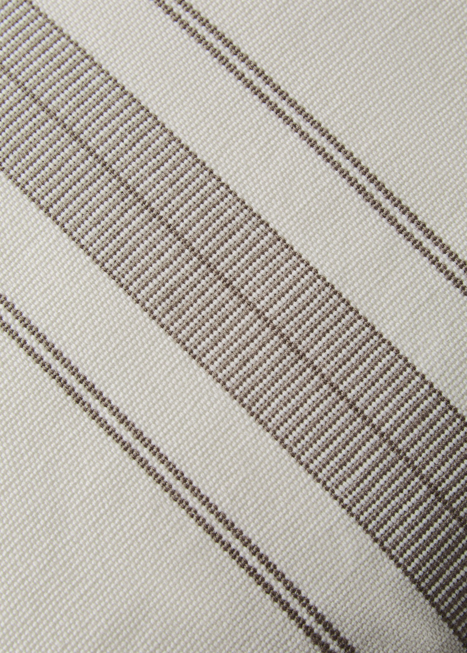 Kissenbezug mit Streifenmuster und Overlock-Verarbeitung, 50 x 50 cm - Detail des Artikels 3