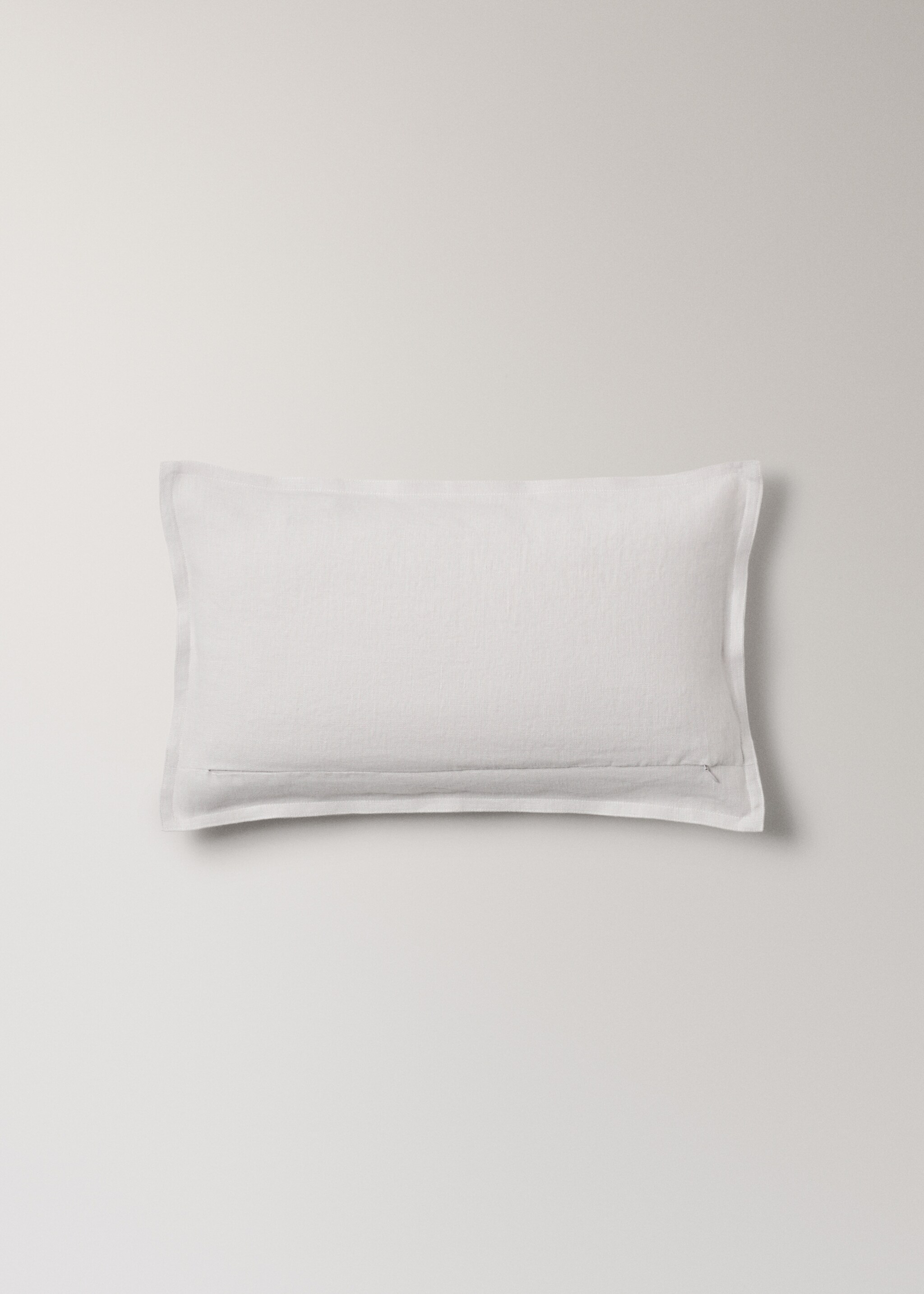 Linen cushion cover with flange 30x50 cm - Details of the article 1, Light Heather Grey. Ref: 27042928-00.