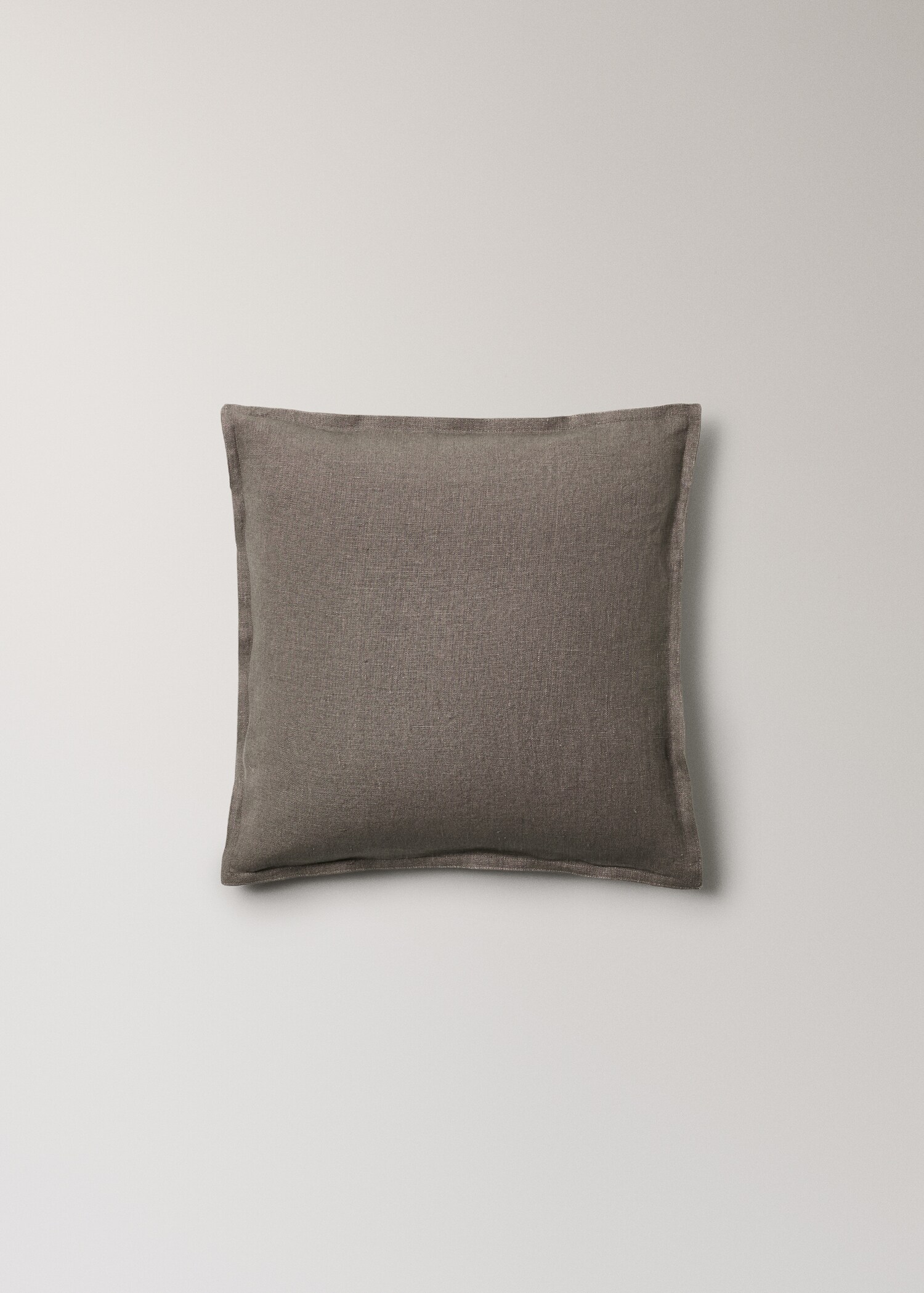 Linen cushion cover with flange 45x45 cm - Article without model