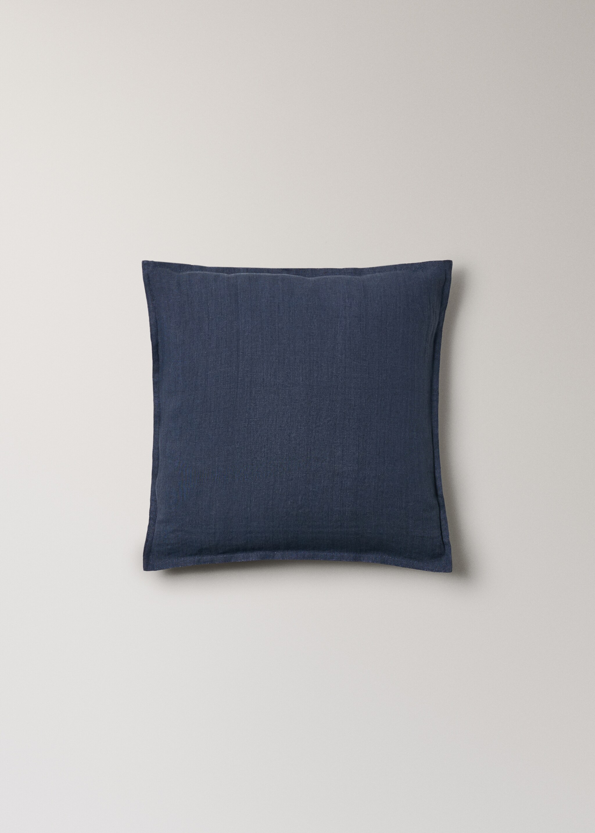 Linen cushion cover with flange 45x45 cm - Article without model, Navy. Ref: 27042929-00.
