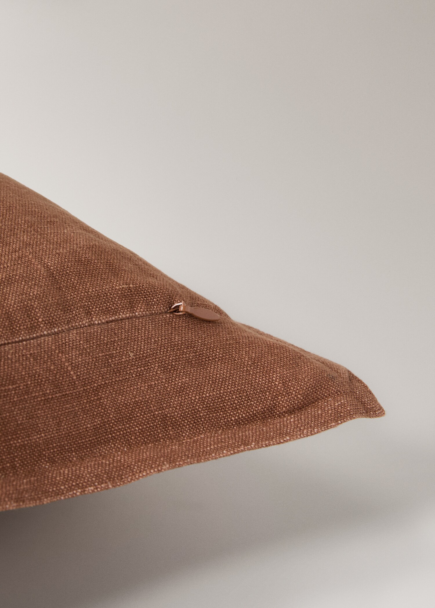 Linen cushion cover with flange 45x45 cm - Details of the article 3