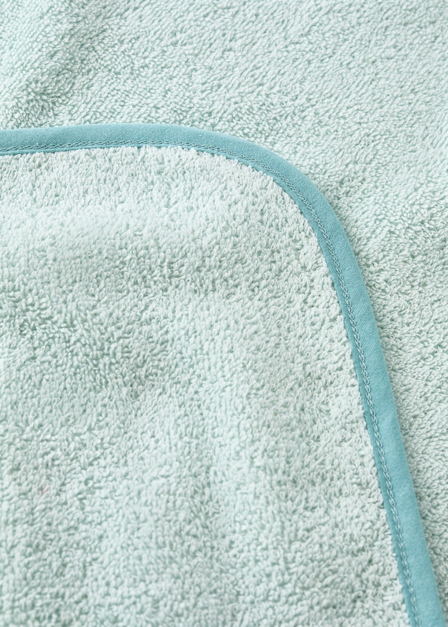 Cotton washbasin towel with contrasting trim - Details of the article 2