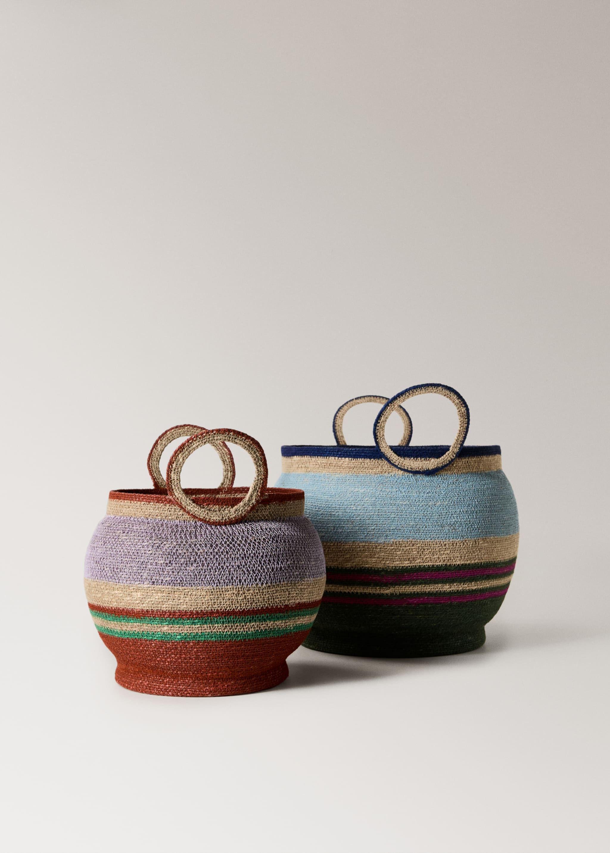 Medium round basket with stripe handles - Details of the article 3, Orange. Ref: 27043274-00.