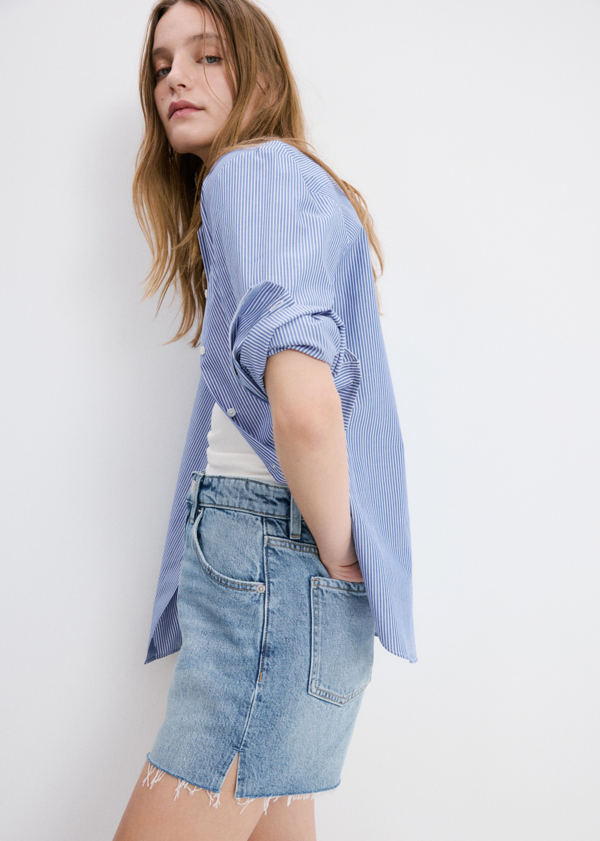 Denim shorts with frayed hem - Details of the article 1, Medium Blue. Ref: 27043281-00.