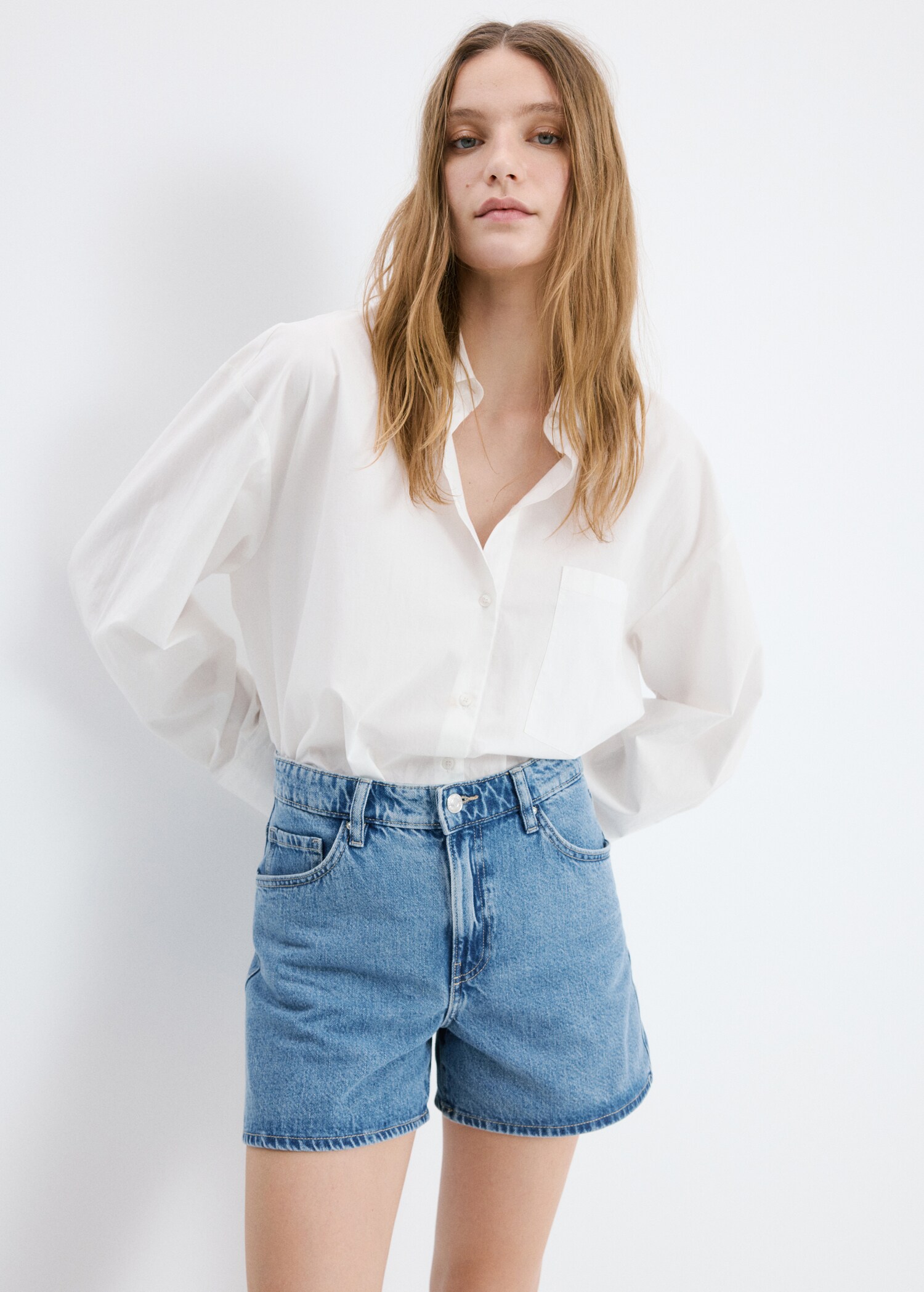 Short en jean droit taille haute - Plan moyen