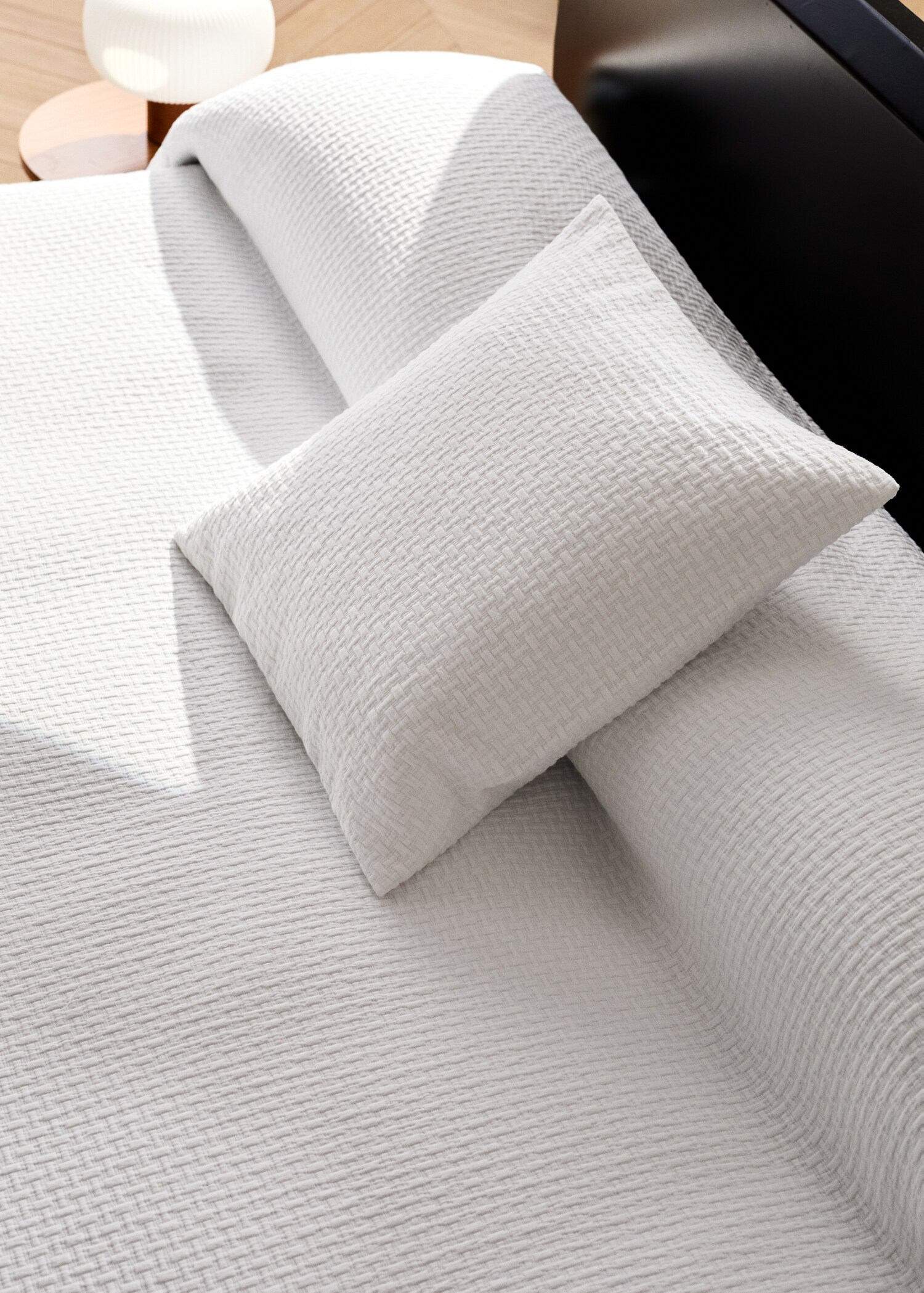 Garment-dyed cotton bedspread with English corner trim for 180/200 cm bed - Details of the article 7