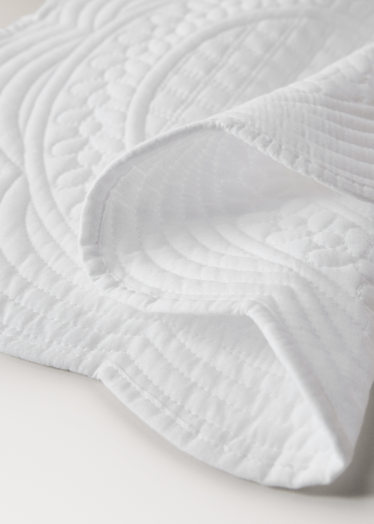 Quilted flower-shaped table mat - Details of the article 1