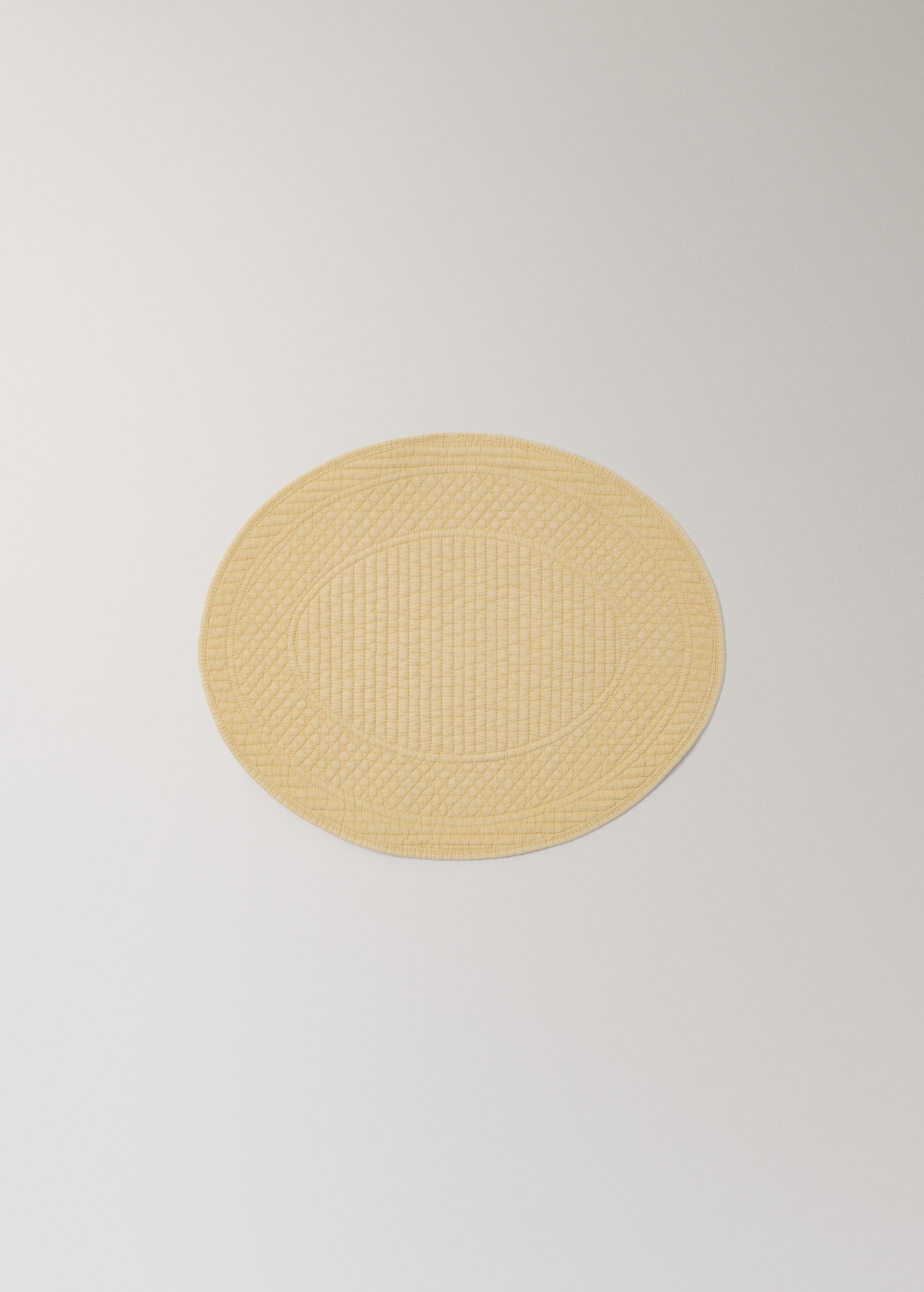Quilted oval placemat design - Article without model