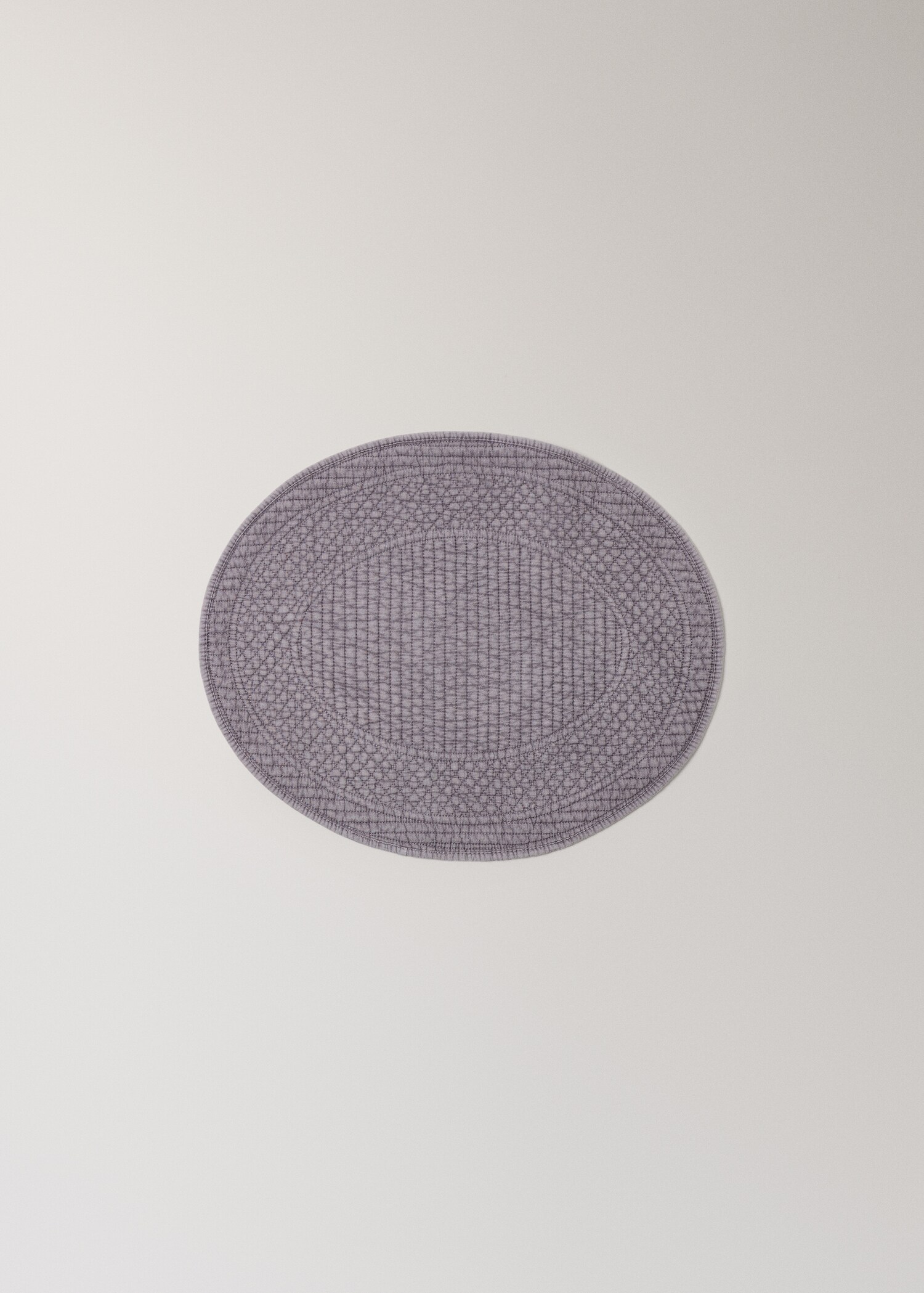 Quilted oval placemat design - Article without model
