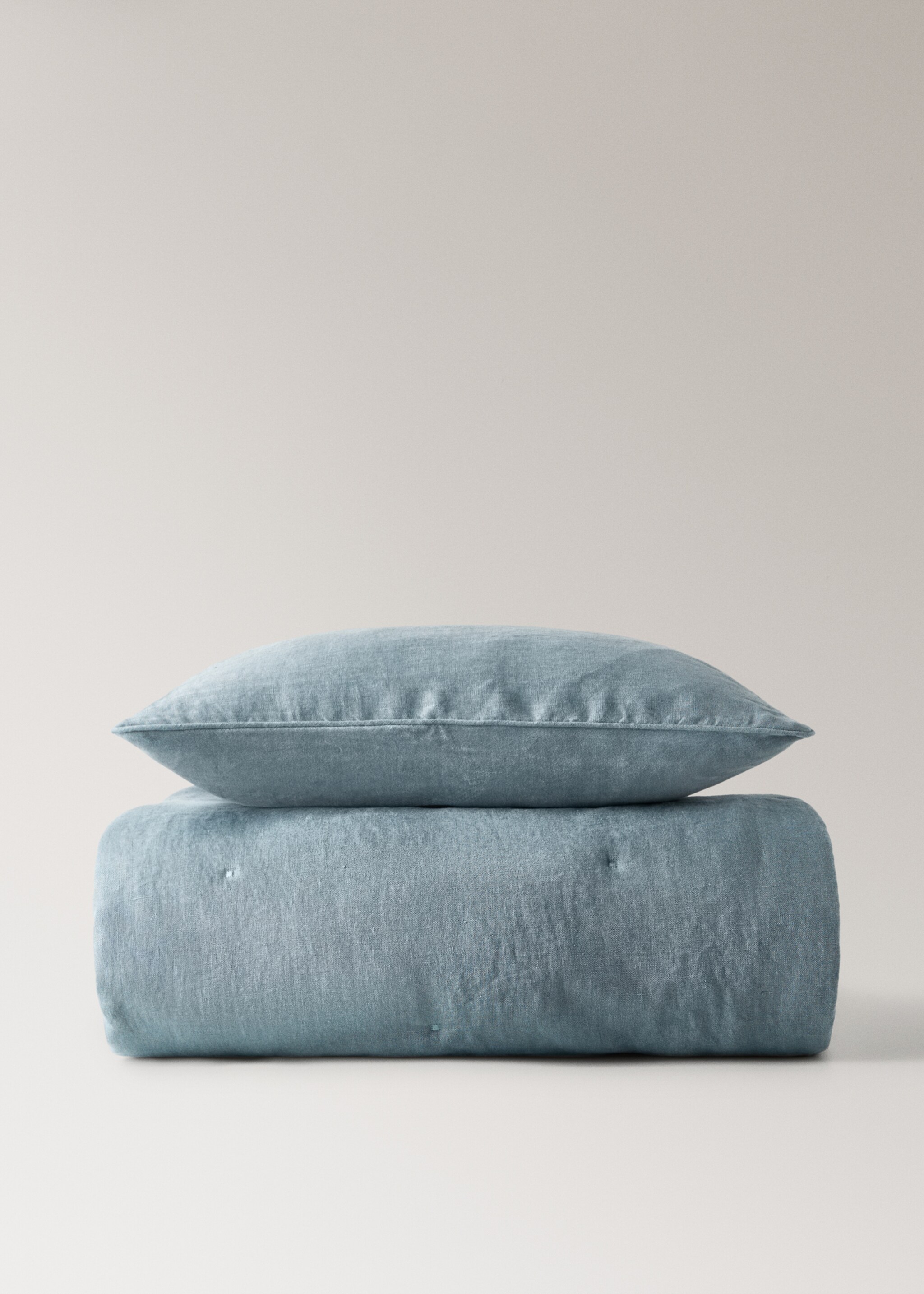 Linen velvet bedspread footboard - Details of the article 4, Petrol Blue. Ref: 27043310-00.