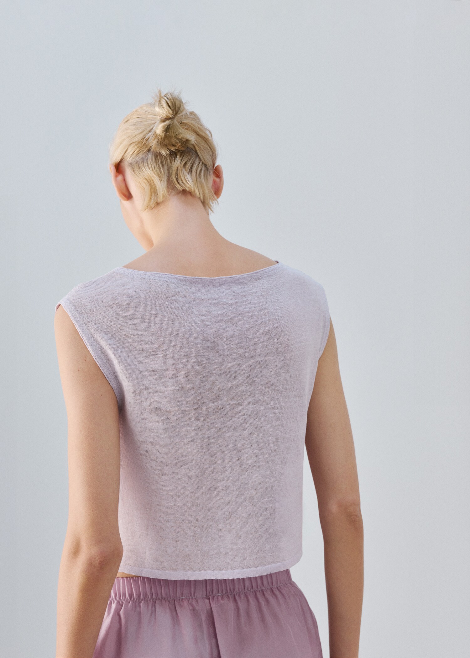 Fine knit short-sleeve cardigan - Reverse of the article