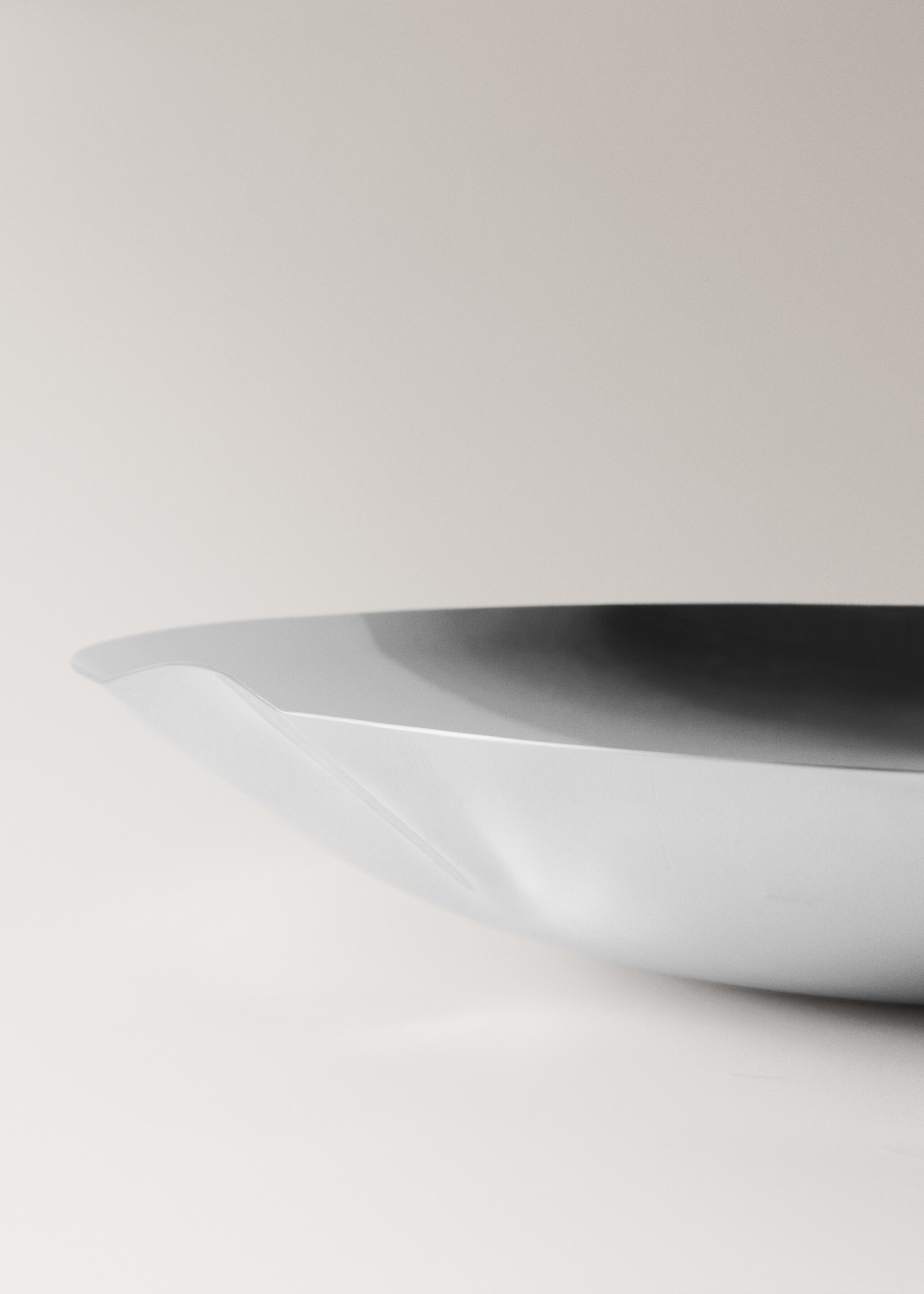 Δίσκος διακοσμητικός ατσάλι μεγάλος - Λεπτομέρεια του προϊόντος 1, Ασημί. Ref: 27043316-00.