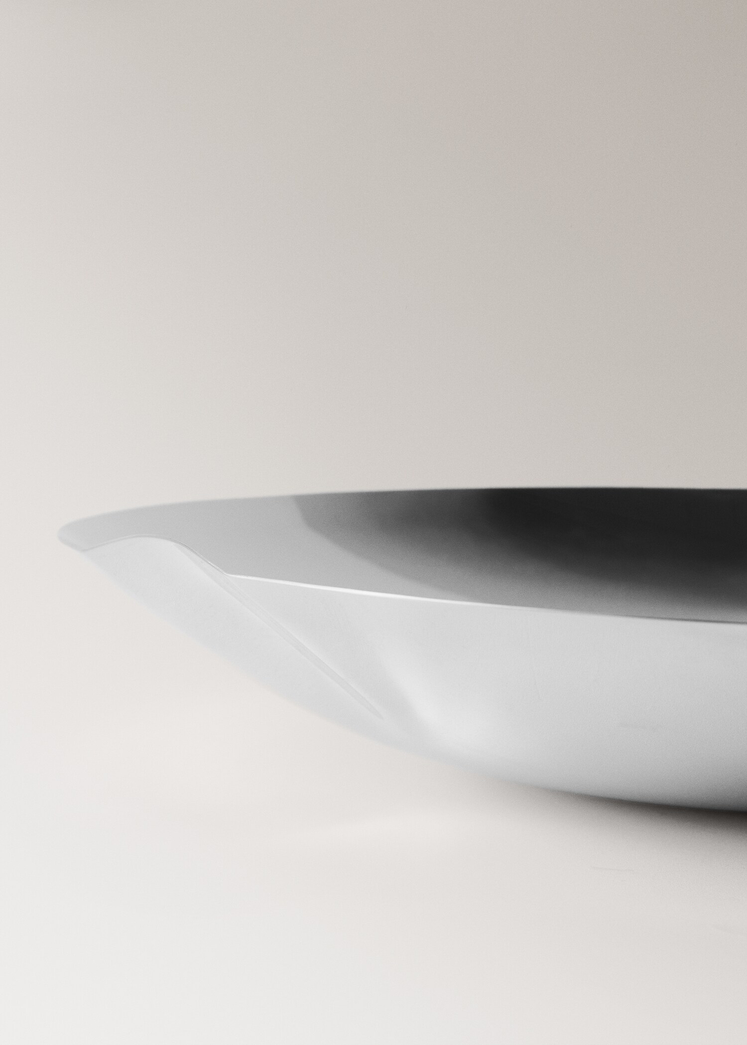 Δίσκος διακοσμητικός ατσάλι μεγάλος - Λεπτομέρεια του προϊόντος 1