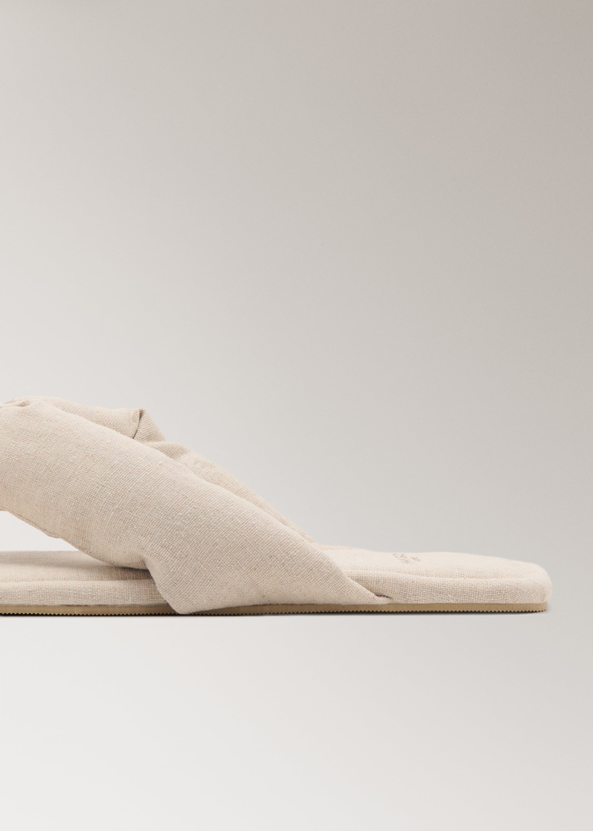 Slippers cusseta - Details of the article 2, Beige. Ref: 27043317-00.