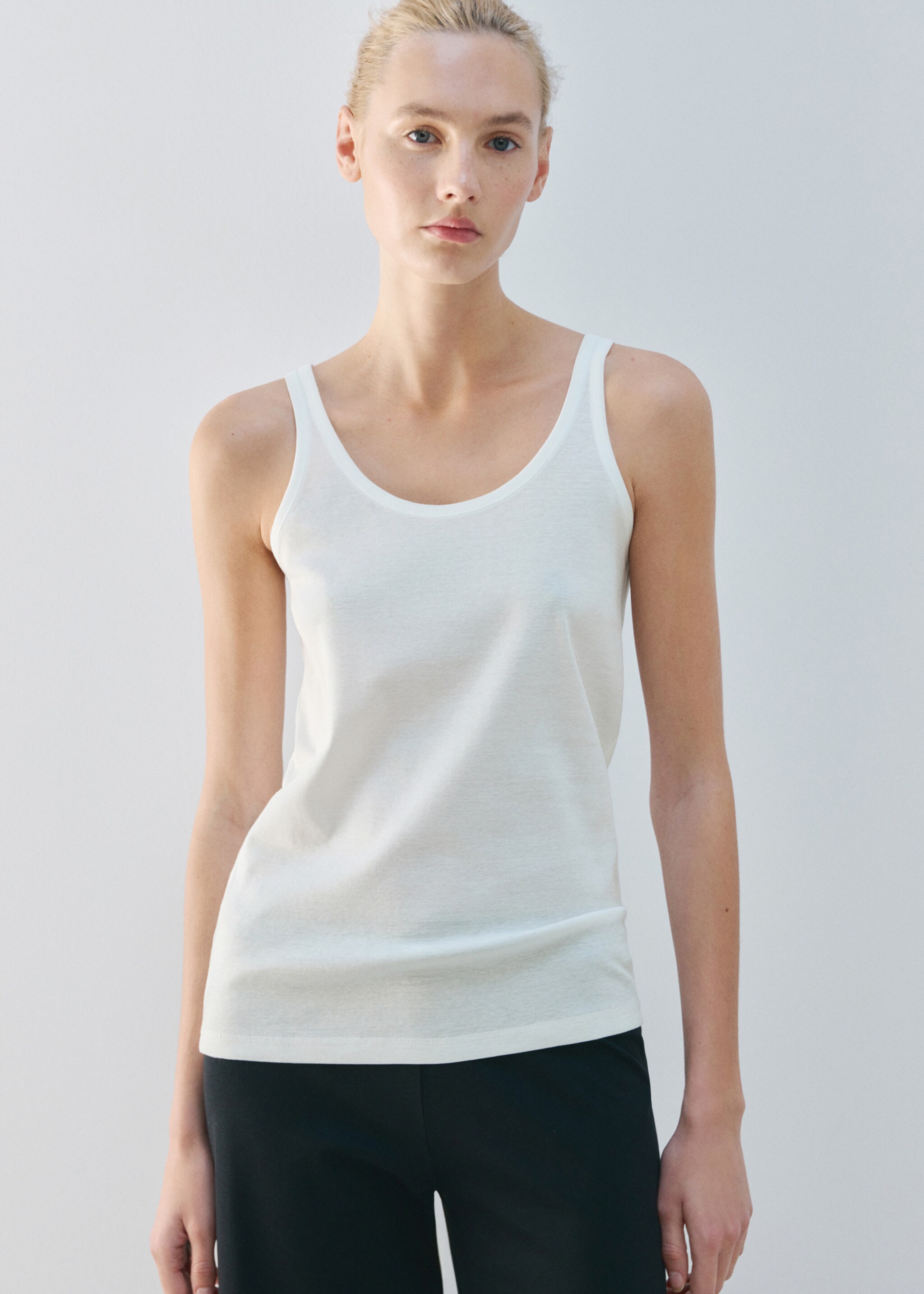 Cotton round-neck top - Medium plane, White. Ref: 27043336-00.