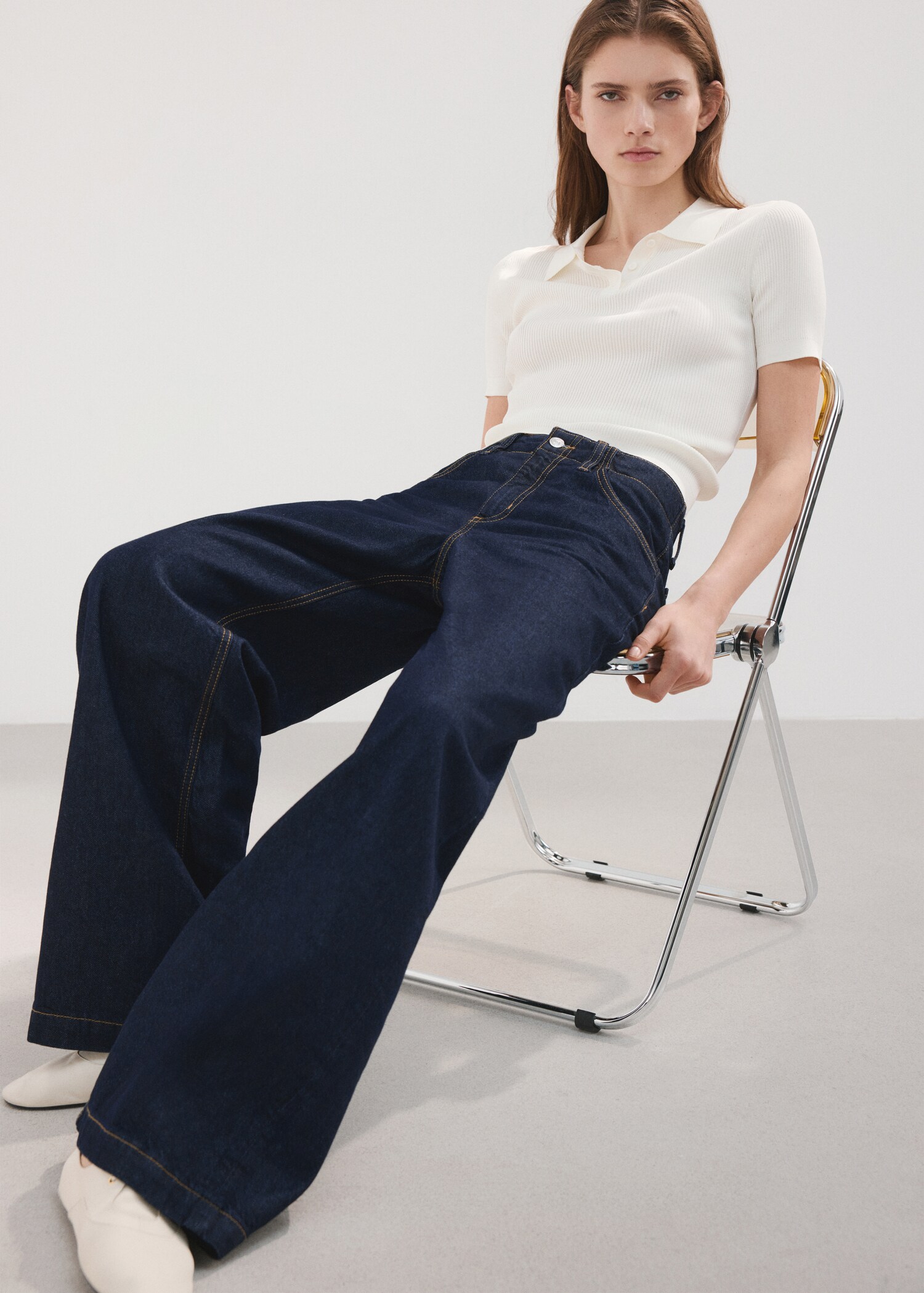Wide leg mid-rise jeans - Details of the article 2