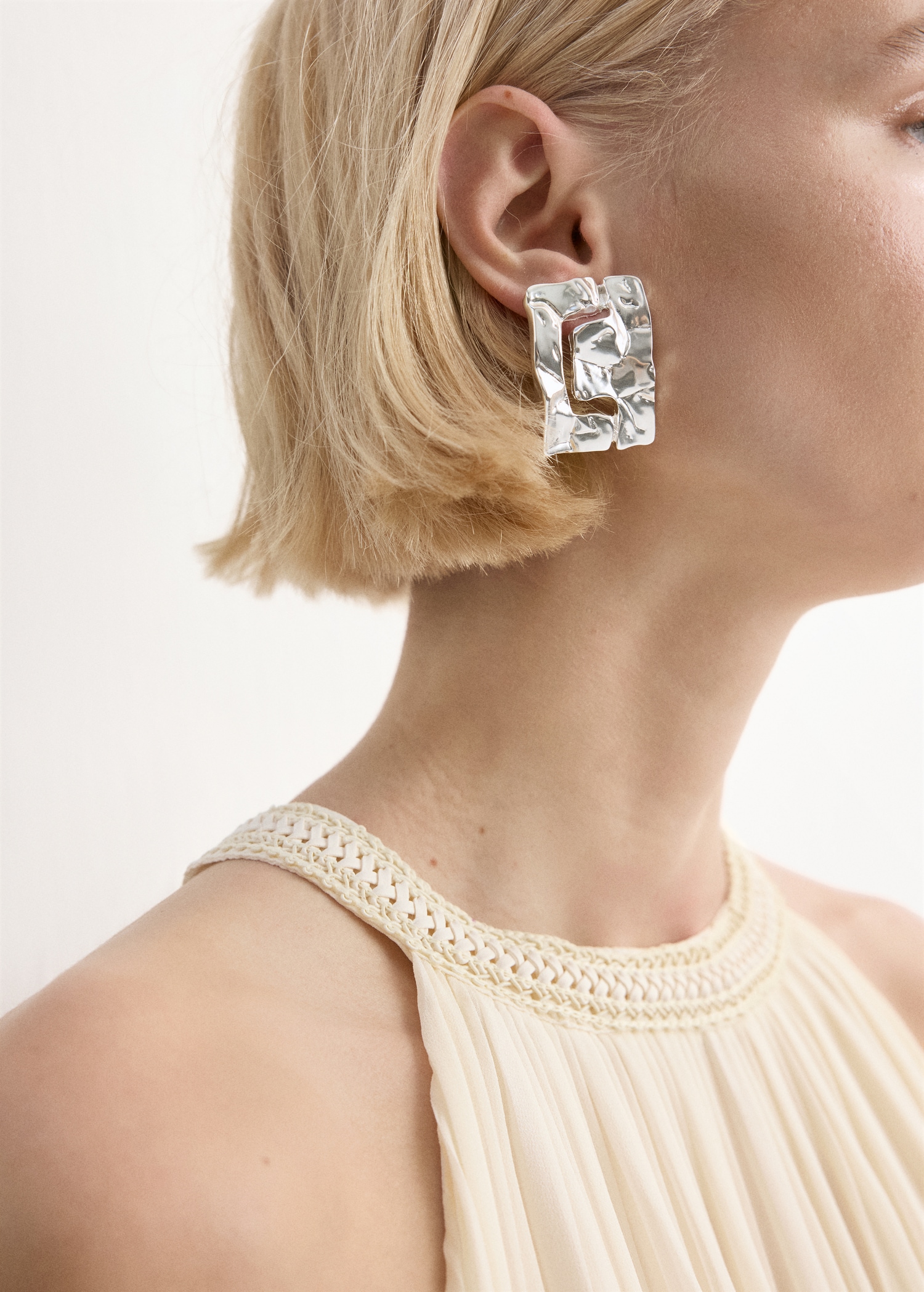 A-line halter neck dress - Details of the article 1