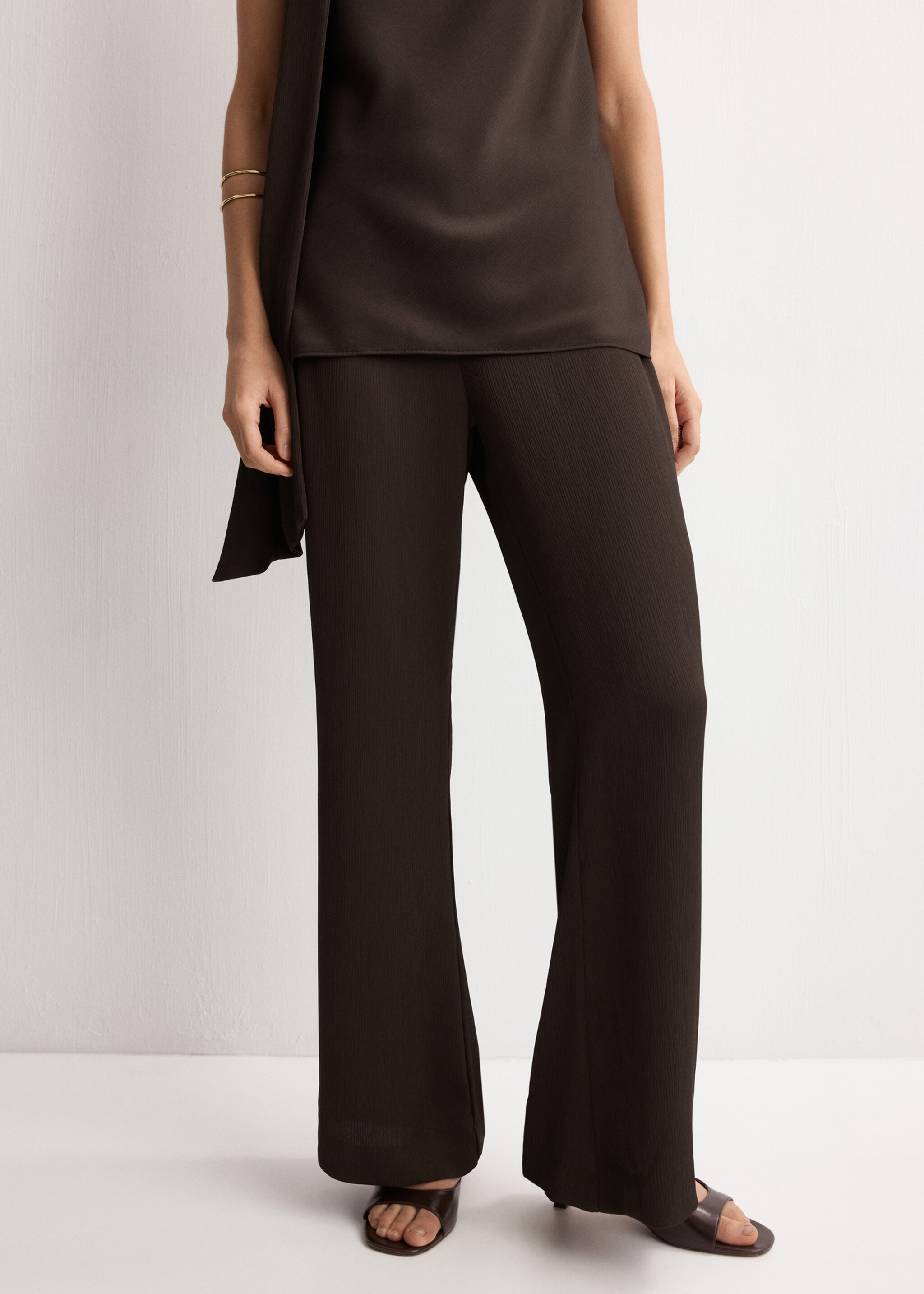 Satin straight-fit trousers - Medium plane, Chocolate. Ref: 27044075-00.