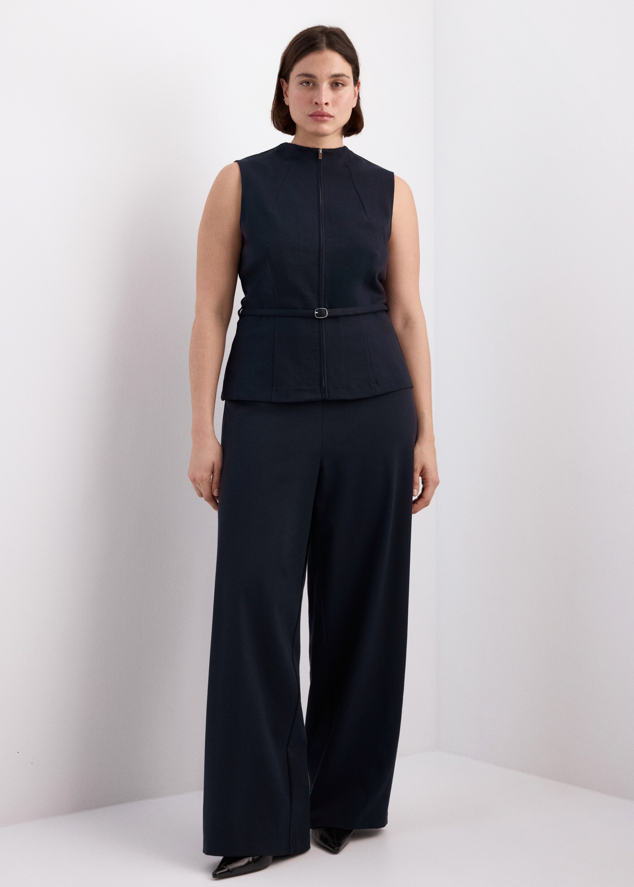 Zipper fitted waistcoat - Details of the article 3, Dark Navy. Ref: 27044079-00.