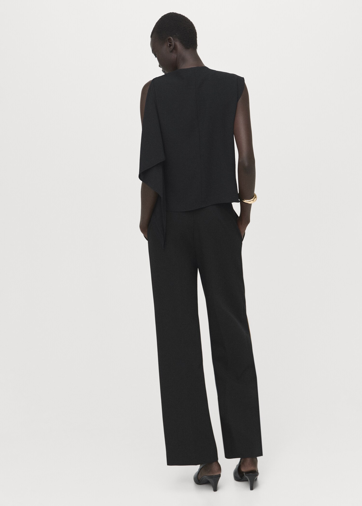 Blusa cuello asimétrico - Reverso del artículo