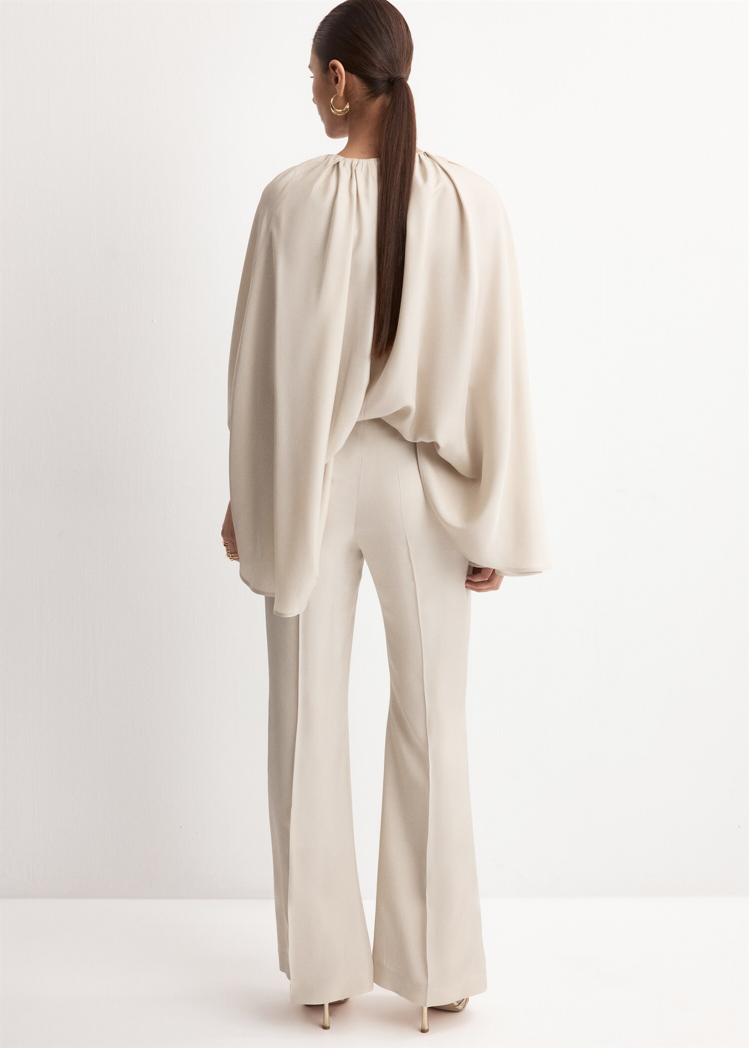 High-waist straight trousers - Reverse of the article