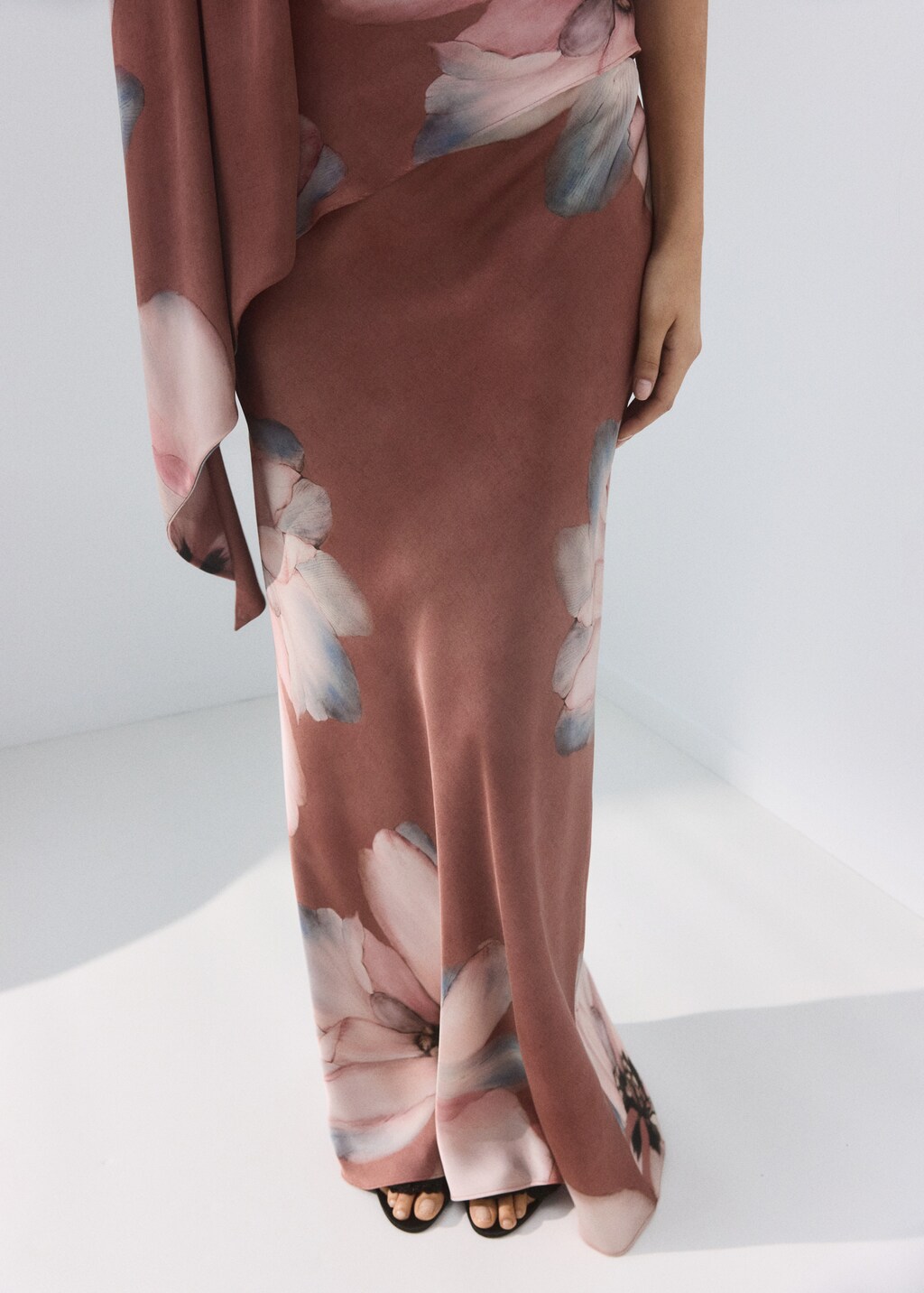 Floral-print long skirt - image 5