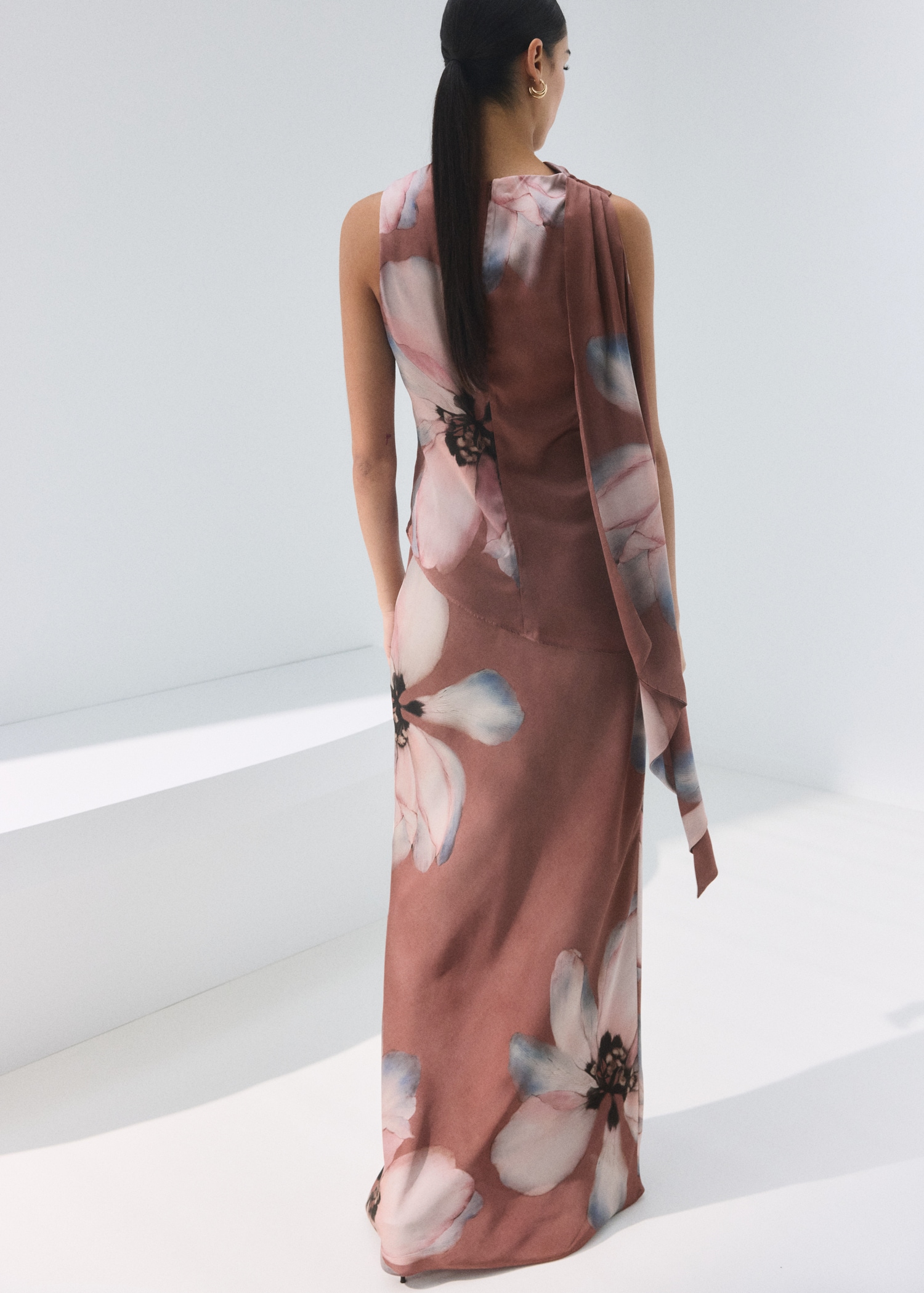 Saia comprida com estampado floral - Verso do artigo