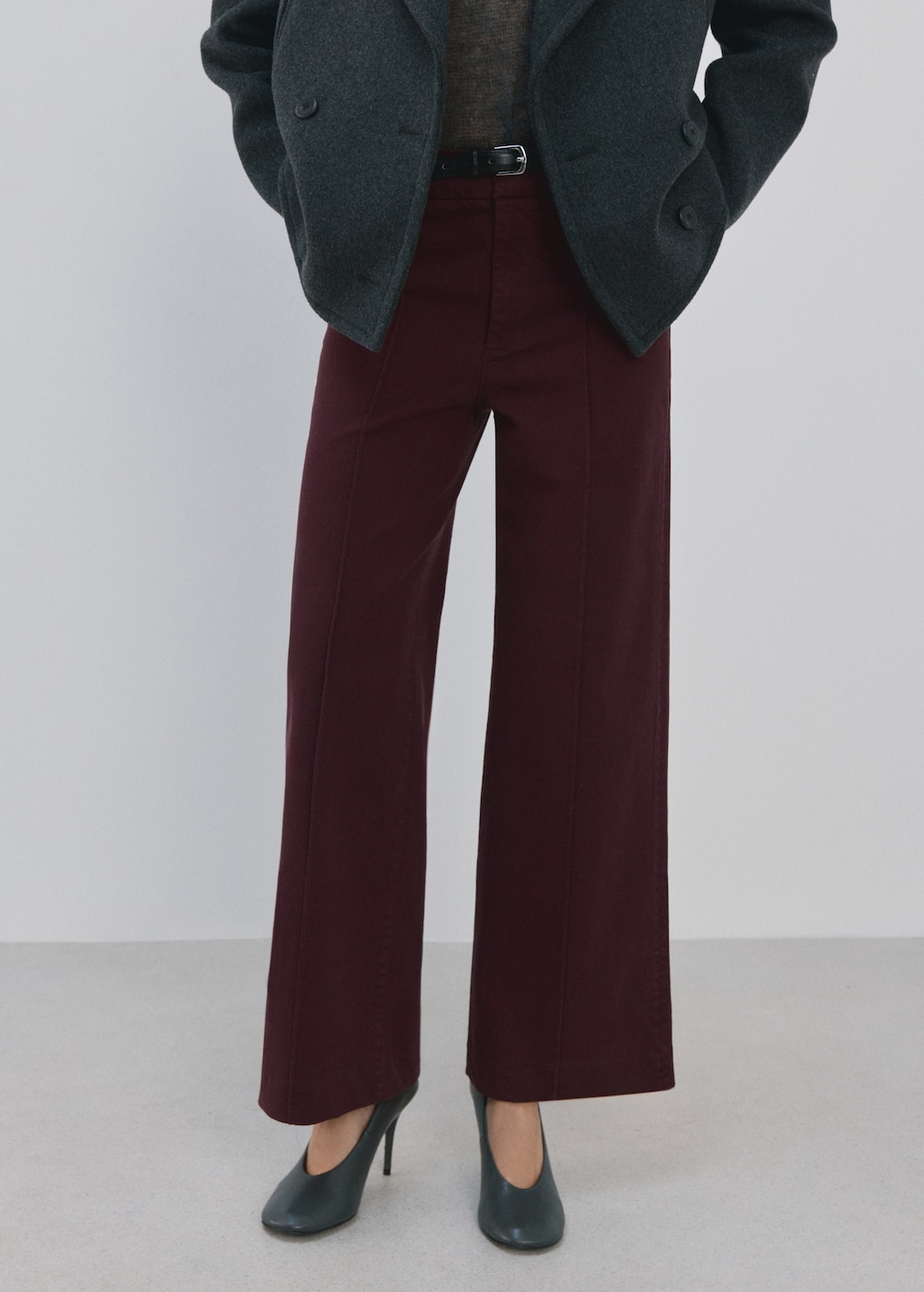 High-waisted wide leg jeans with stitching - image 3