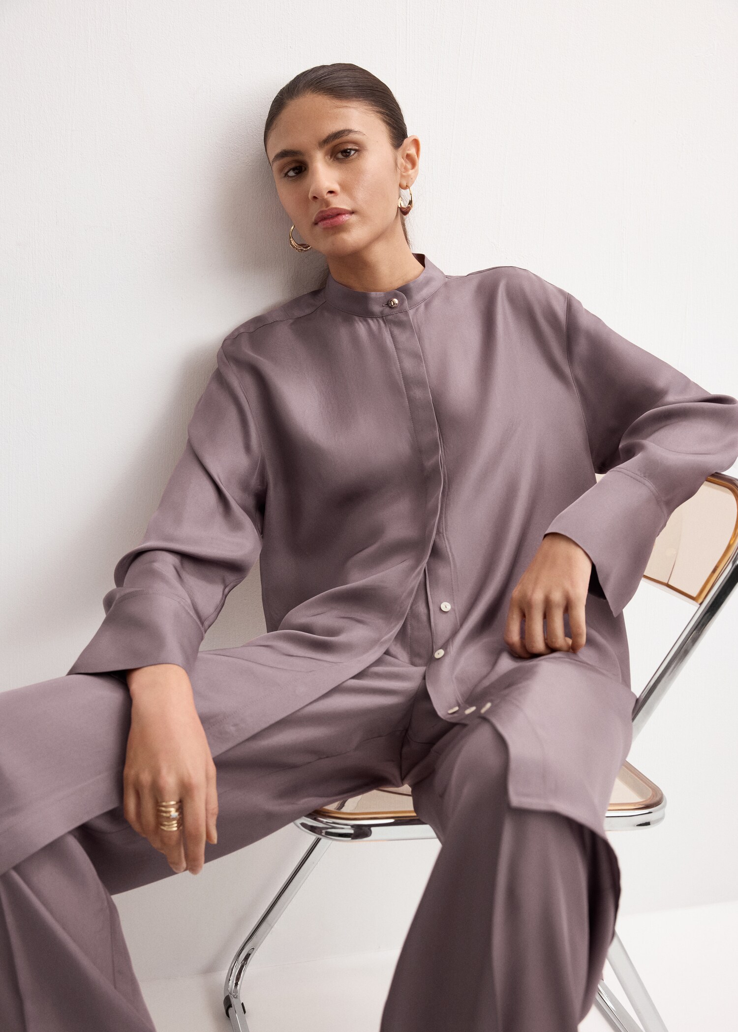 Long shirt with stand collar - Details of the article 2