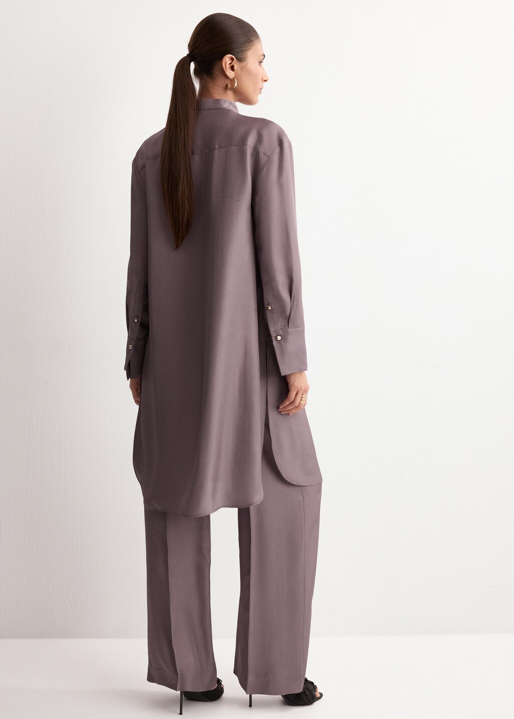Long shirt with stand collar - image 3