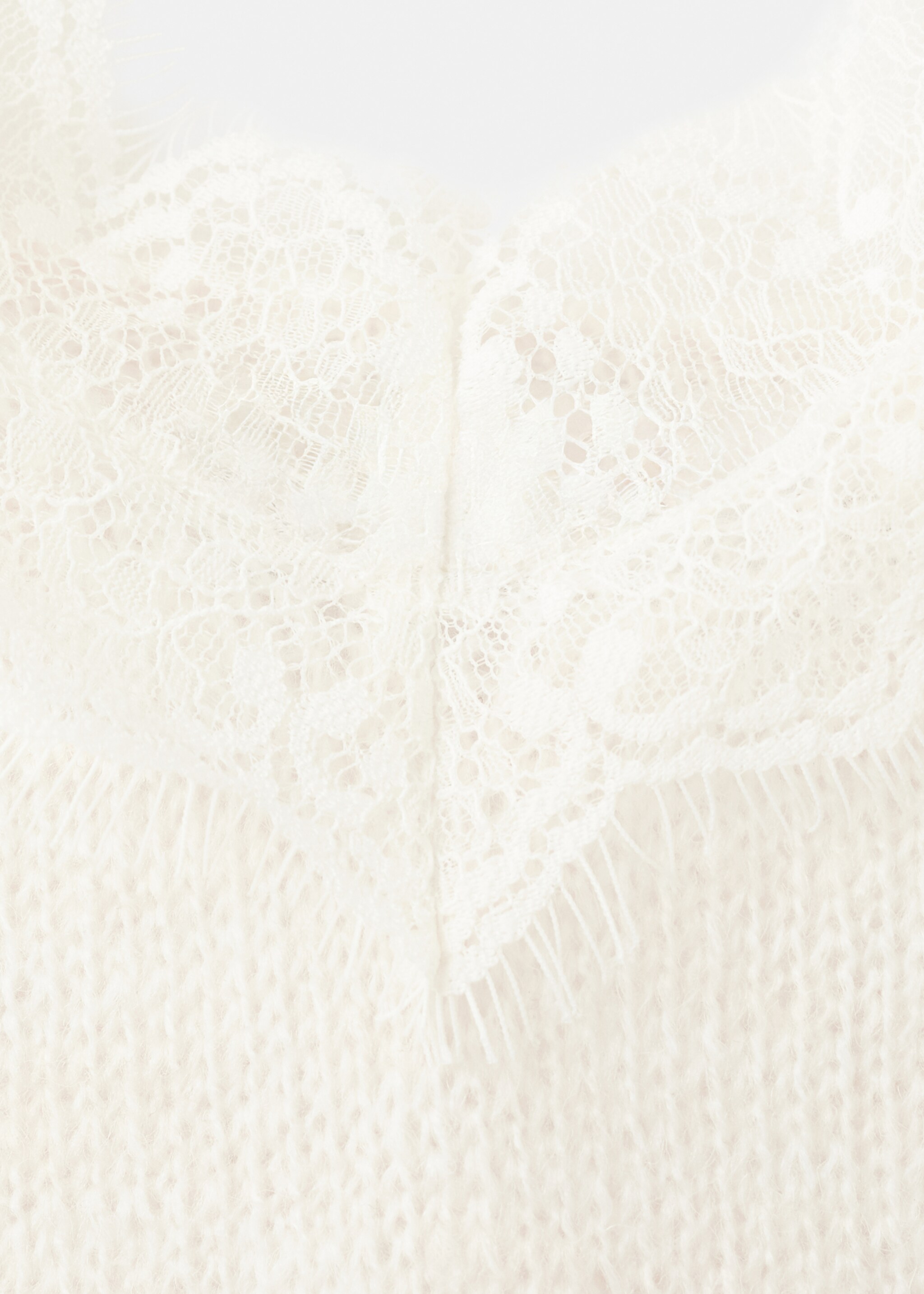 Top with lace neck - Details of the article 0, Ecru. Ref: 27044097-00.