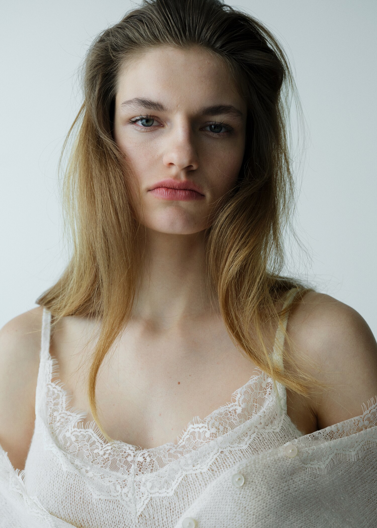 Top with lace neck - Details of the article 1