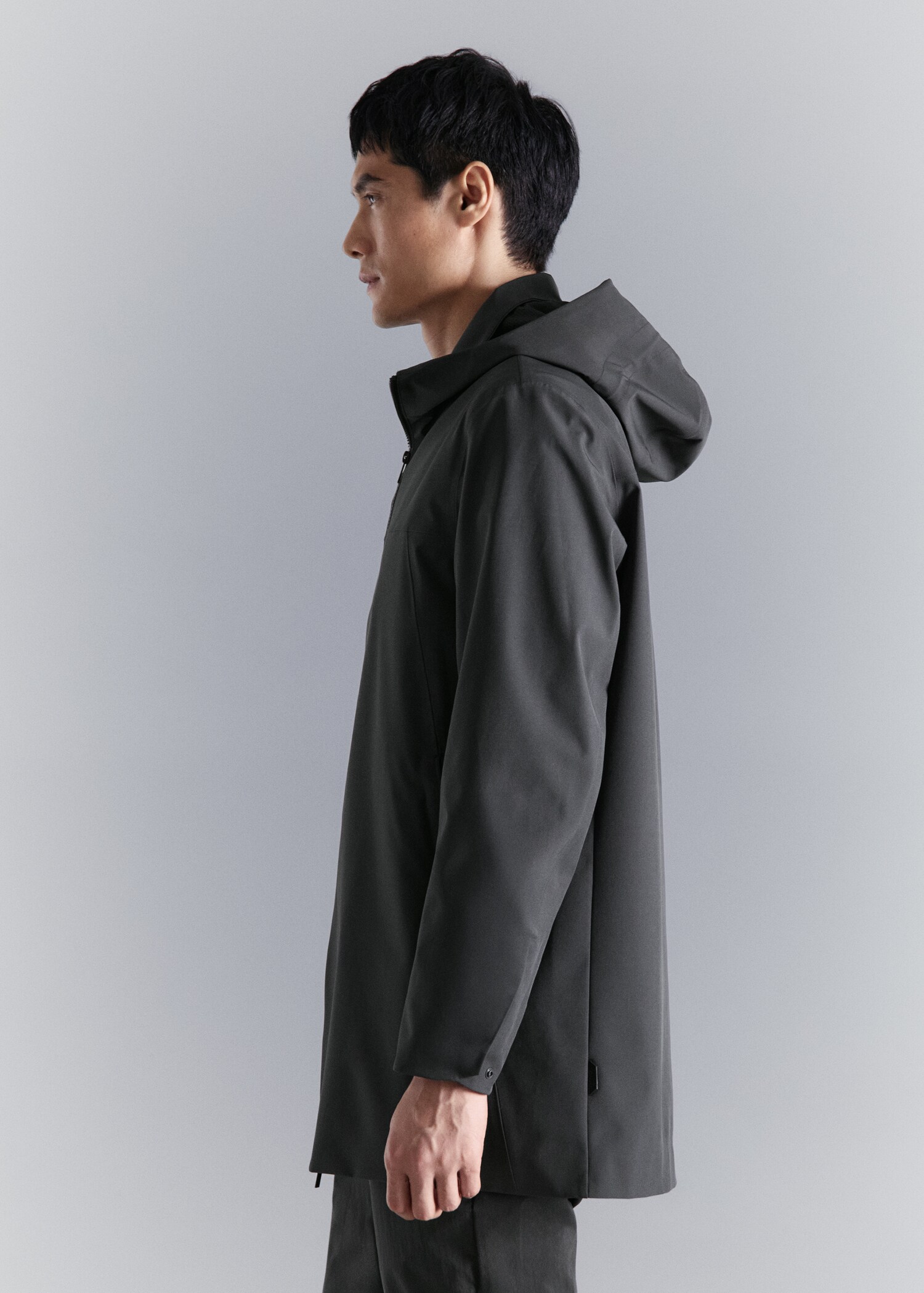 Water-repellent parka with pockets - Details of the article 2