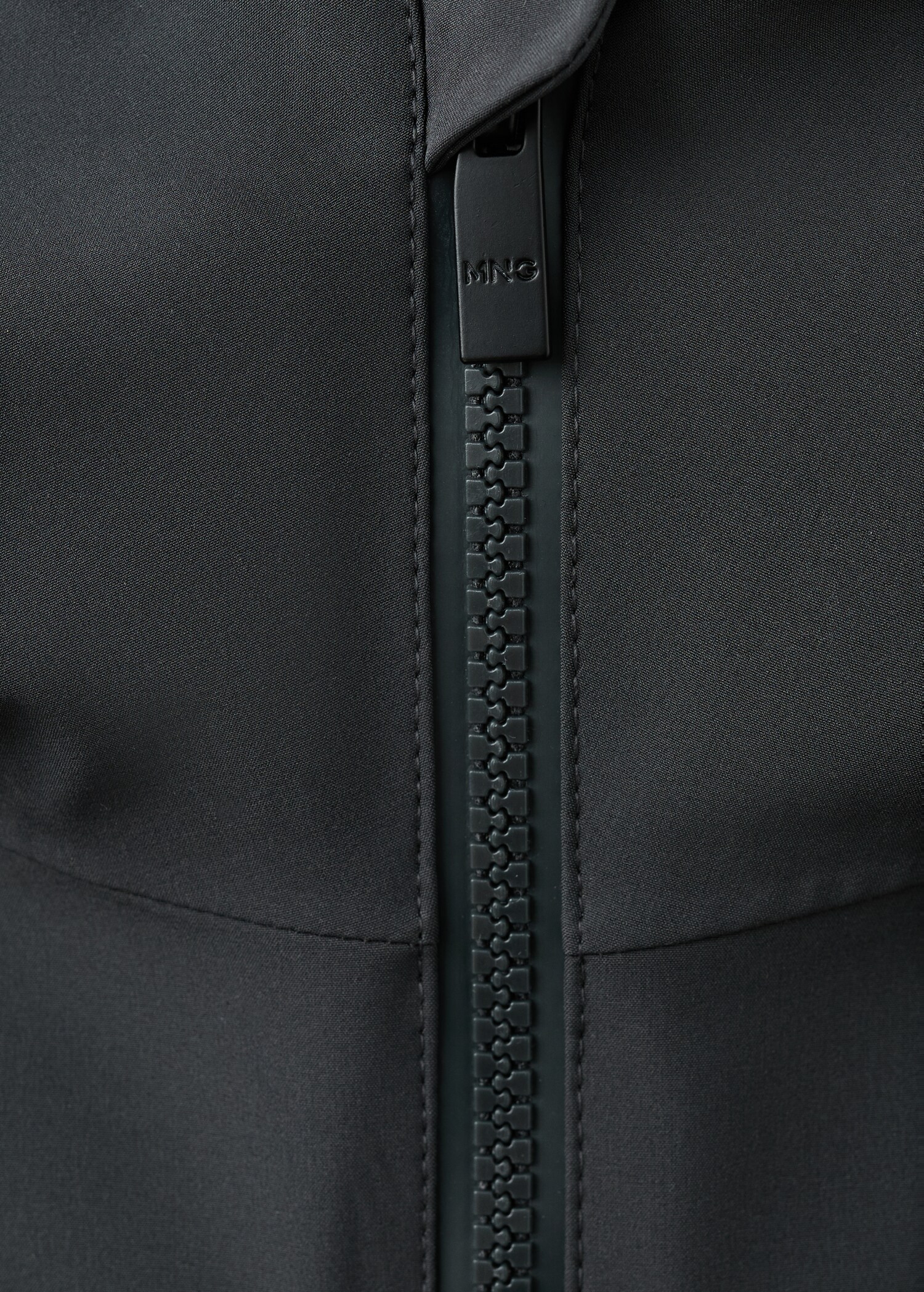 Water-repellent parka with pockets - Details of the article 8